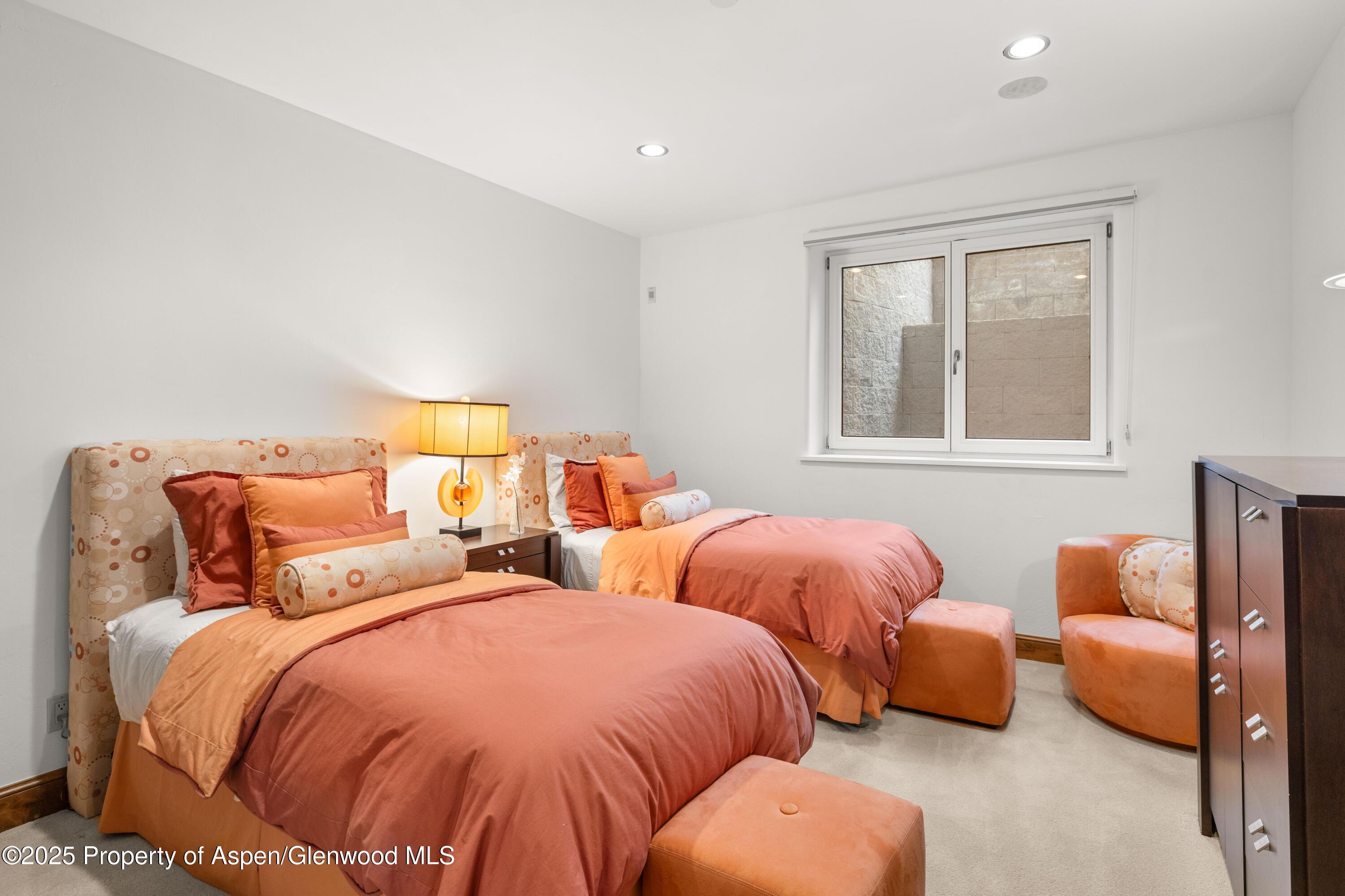 Aspen, Colorado, 81611, United States, 4 Bedrooms Bedrooms, ,5 BathroomsBathrooms,Residential,For Sale,1998129