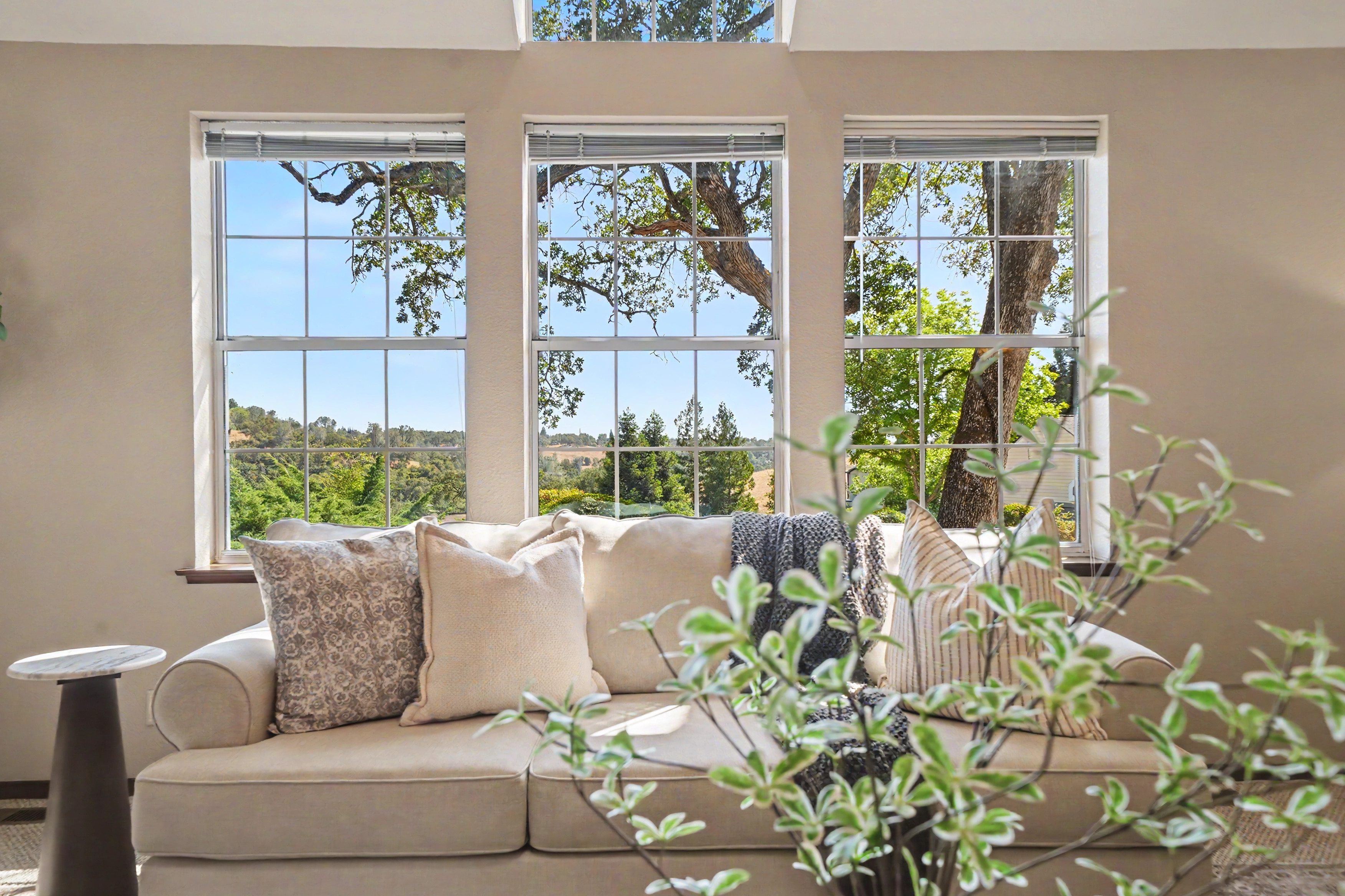  Spacious Sutter Creek Home with Hillside Views and Endless Potential - 物件實景
