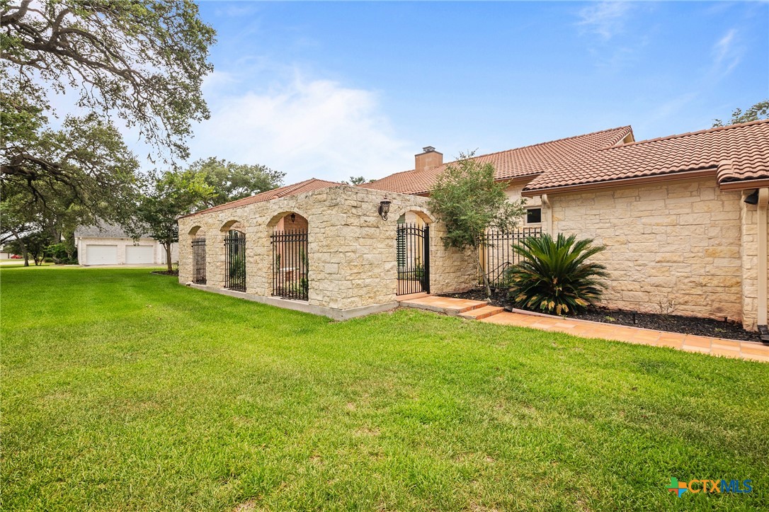 166 Post Oak Bend, Inez, Texas, 77968, United States, 5 Bedrooms Bedrooms, ,6 BathroomsBathrooms,Residential,For Sale,166 Post Oak Bend,1548599