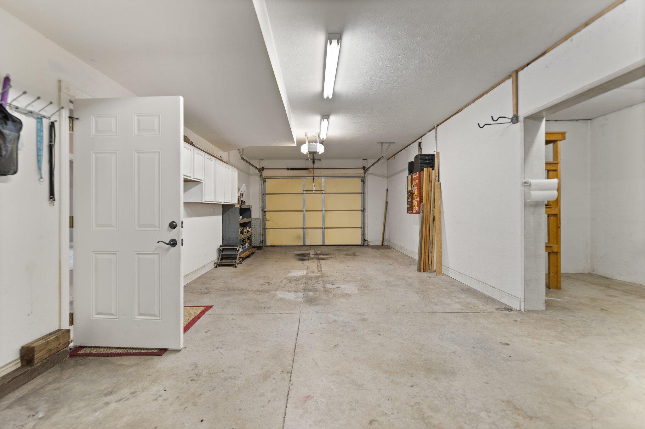 Monticello, Kentucky, 42633, United States, 4 Bedrooms Bedrooms, ,3 BathroomsBathrooms,Residential,For Sale,1691685