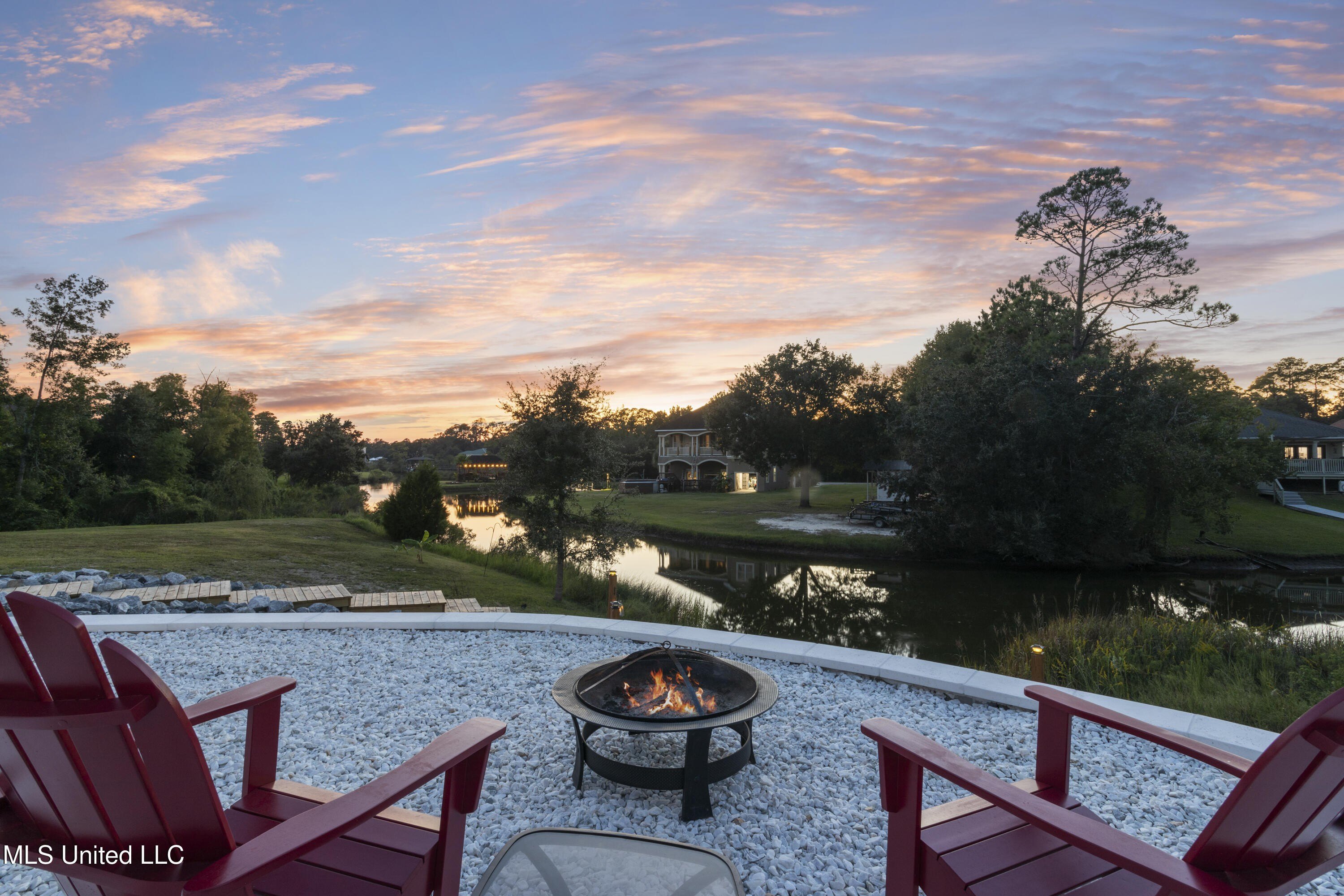 Biloxi, Mississippi, 39532, United States, 3 Bedrooms Bedrooms, ,2 BathroomsBathrooms,Residential,For Sale,1977192