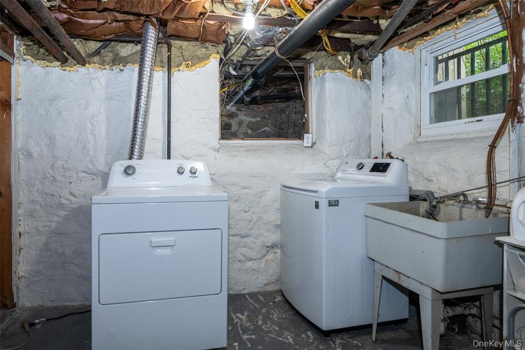 New Rochelle, New York, 10801, United States, 5 Bedrooms Bedrooms, ,4 BathroomsBathrooms,Residential,For Sale,2048483