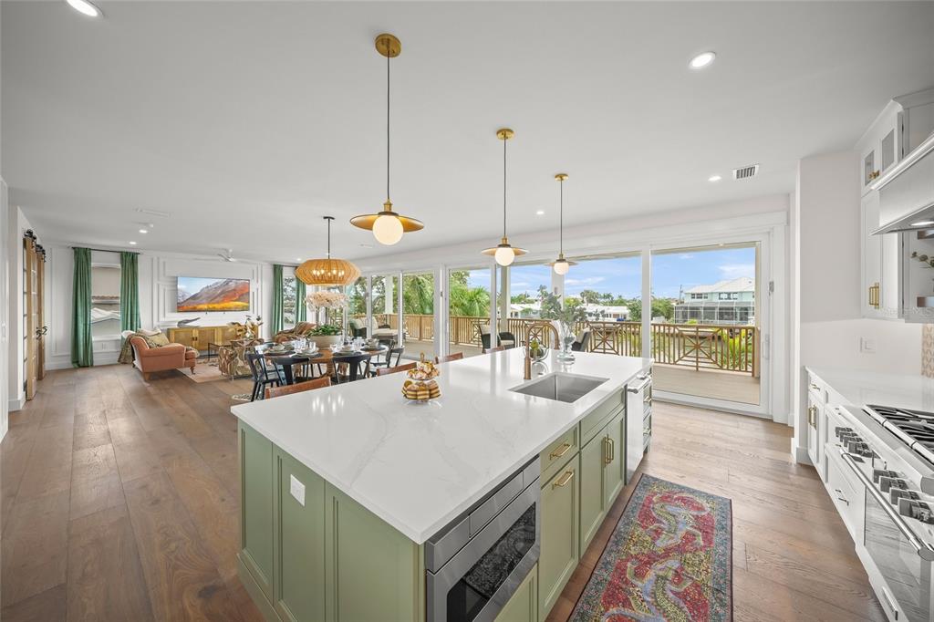 Holmes Beach, Florida, 34217, United States, 4 Bedrooms Bedrooms, ,6 BathroomsBathrooms,Residential,For Sale,1989554