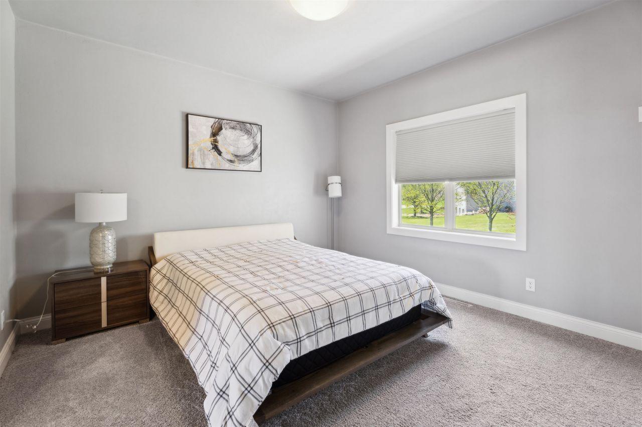 MENASHA, Wisconsin, 54952, United States, 6 Bedrooms Bedrooms, ,4 BathroomsBathrooms,Residential,For Sale,1807360