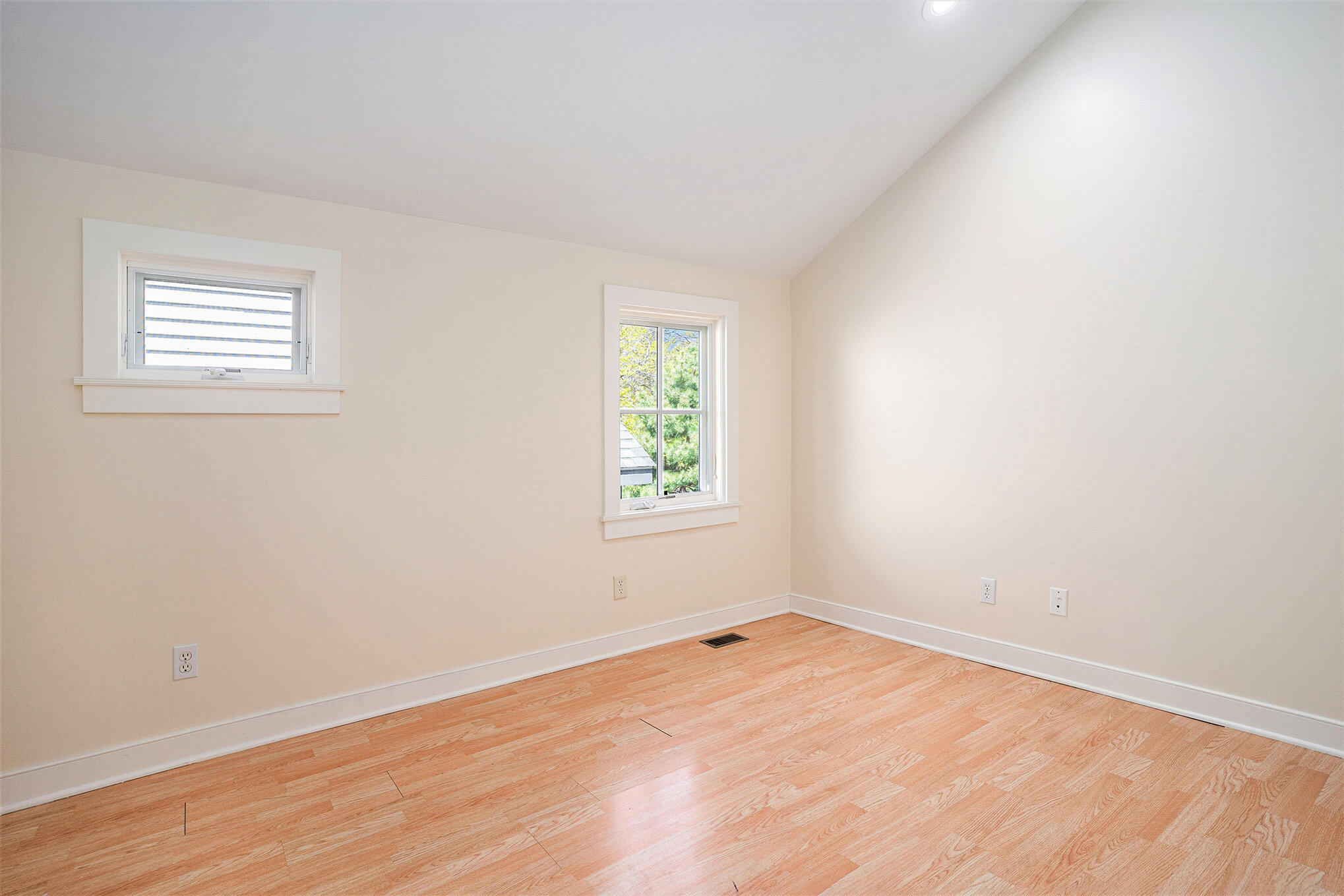Saugatuck, Michigan, 49453, United States, 4 Bedrooms Bedrooms, ,3 BathroomsBathrooms,Residential,For Sale,1807495