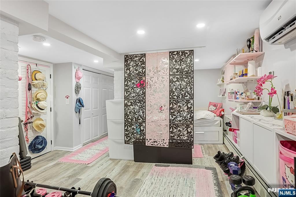 Wallington, New Jersey, 07057, United States, 3 Bedrooms Bedrooms, ,3 BathroomsBathrooms,Residential,For Sale,1939123