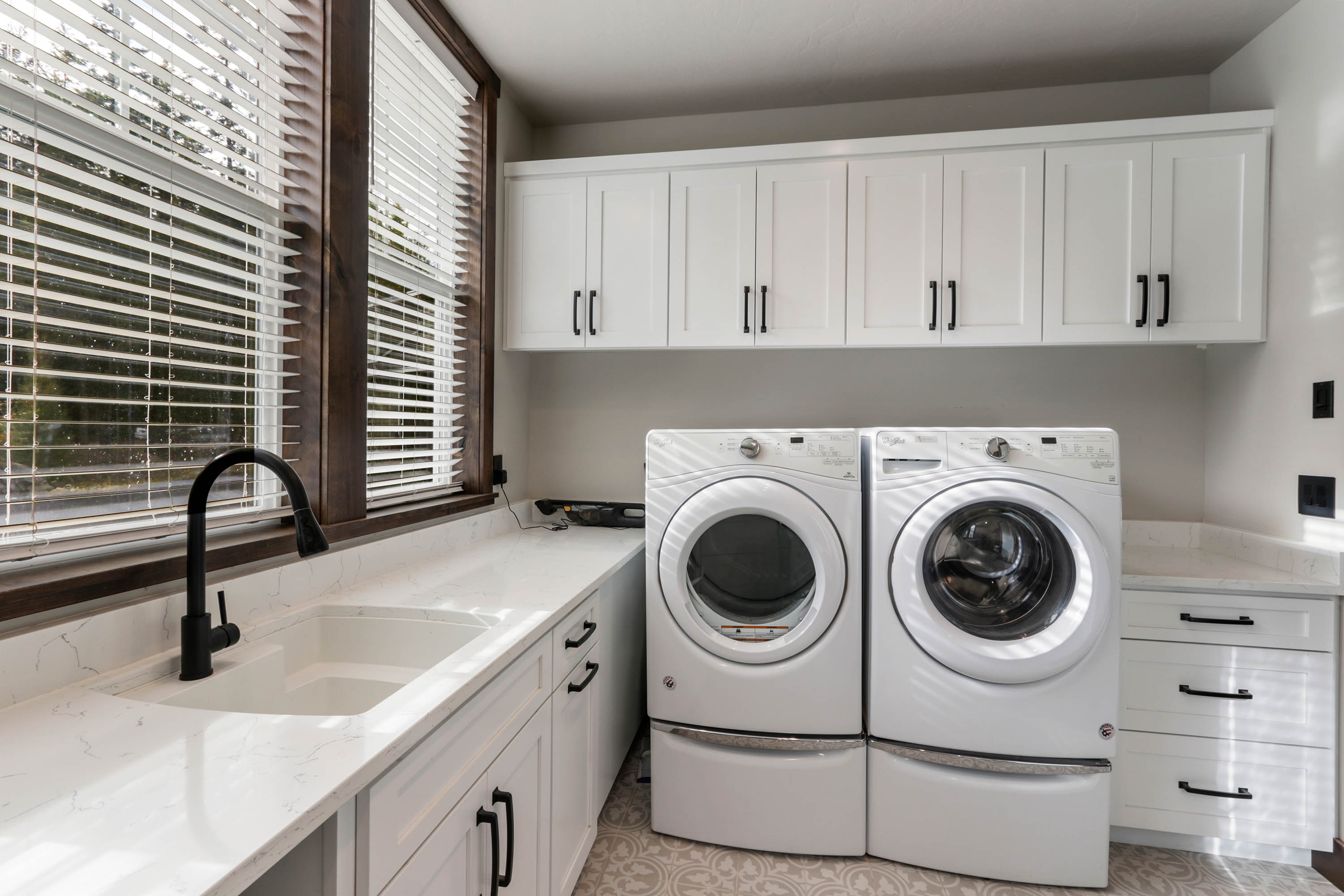 Sandpoint, Idaho, 83864, United States, 6 Bedrooms Bedrooms, ,8 BathroomsBathrooms,Residential,For Sale,1975419