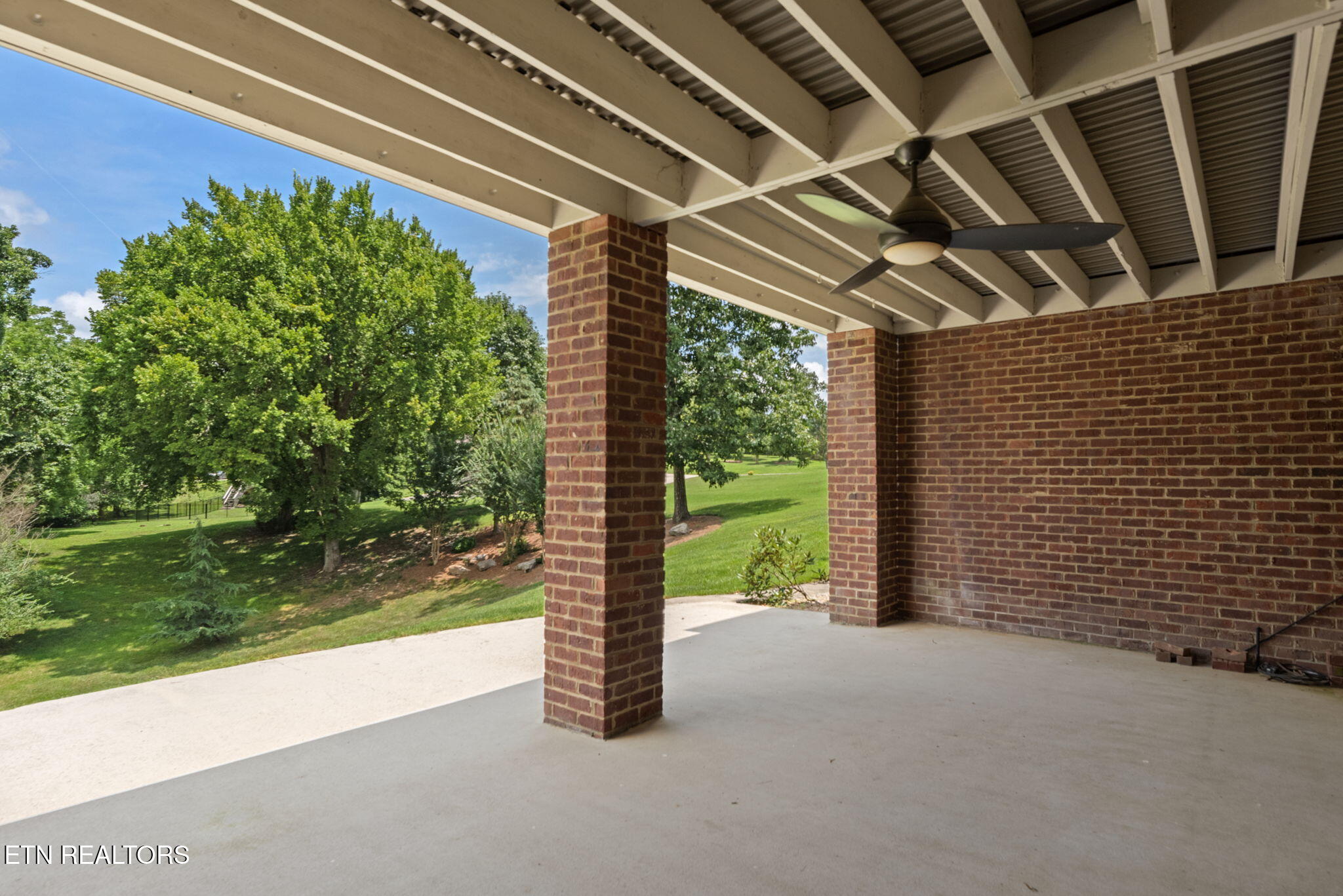 Kingston, Tennessee, 37763, United States, 3 Bedrooms Bedrooms, ,4 BathroomsBathrooms,Residential,For Sale,1885979