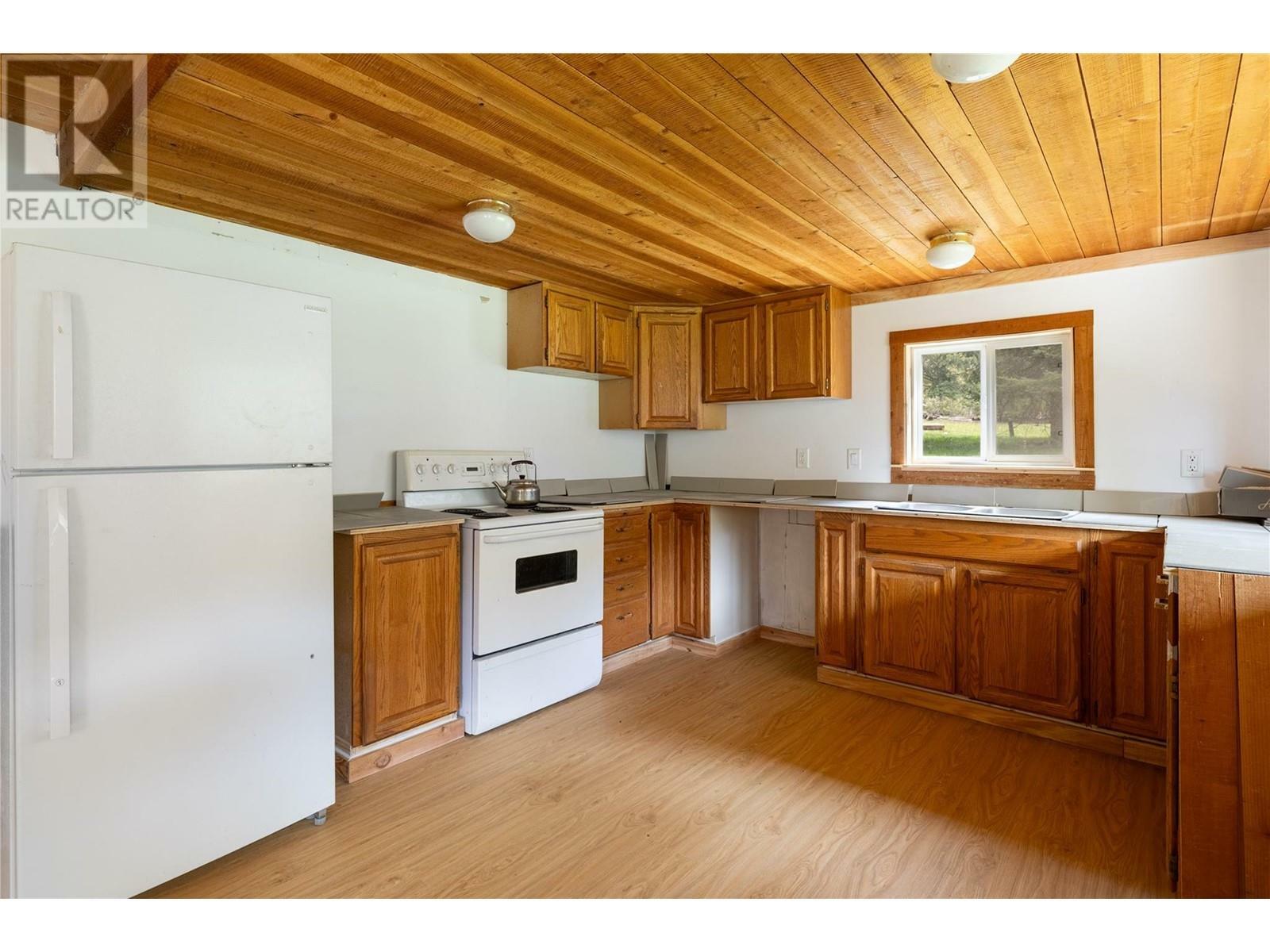 LUMBY, British Columbia, V0E 2G1, CA, 3 Bedrooms Bedrooms, ,2 BathroomsBathrooms,Residential,For Sale,1838495