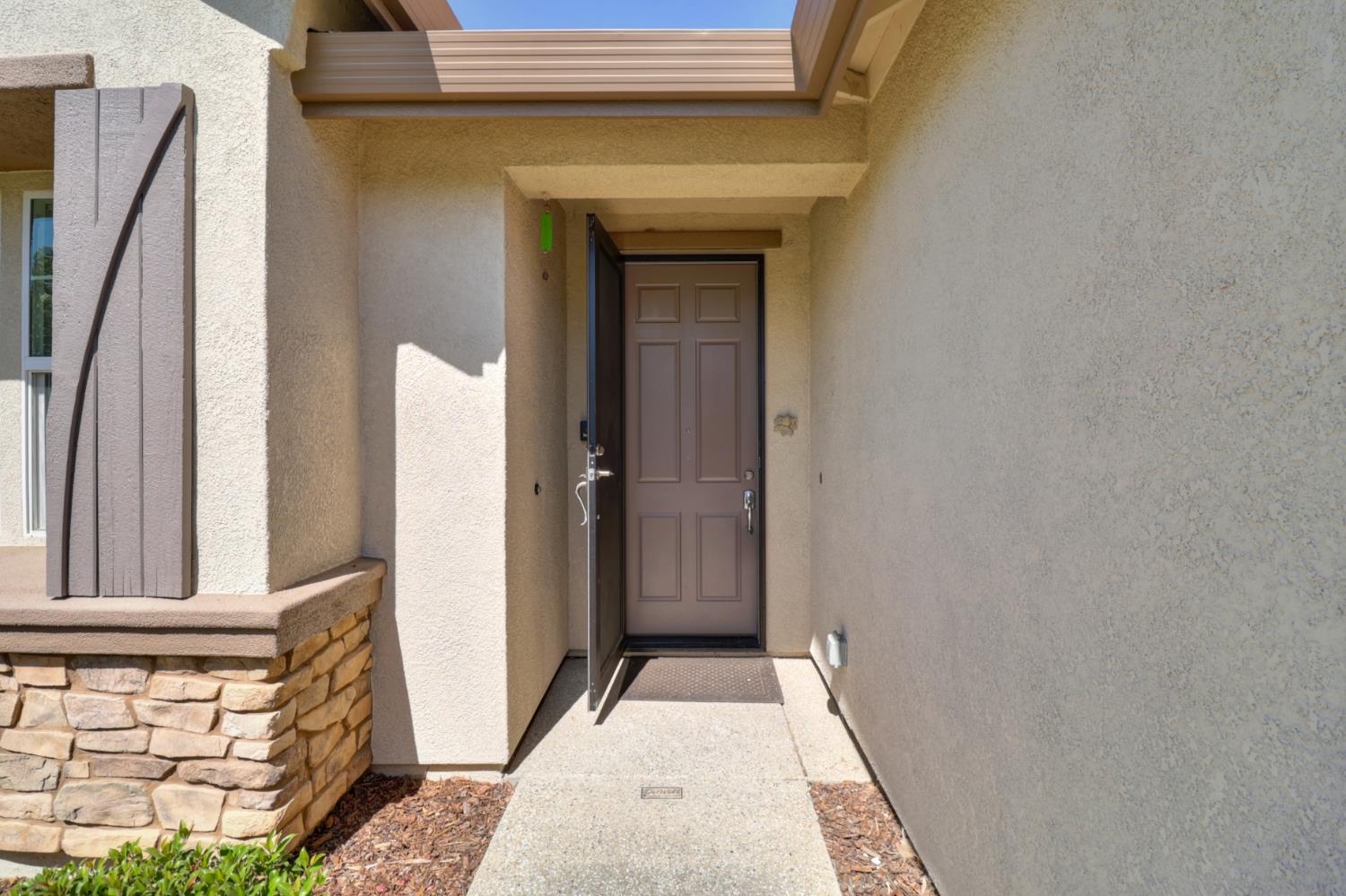 Elk Grove, California, 95757, United States, 3 Bedrooms Bedrooms, ,2 BathroomsBathrooms,Residential,For Sale,1917062