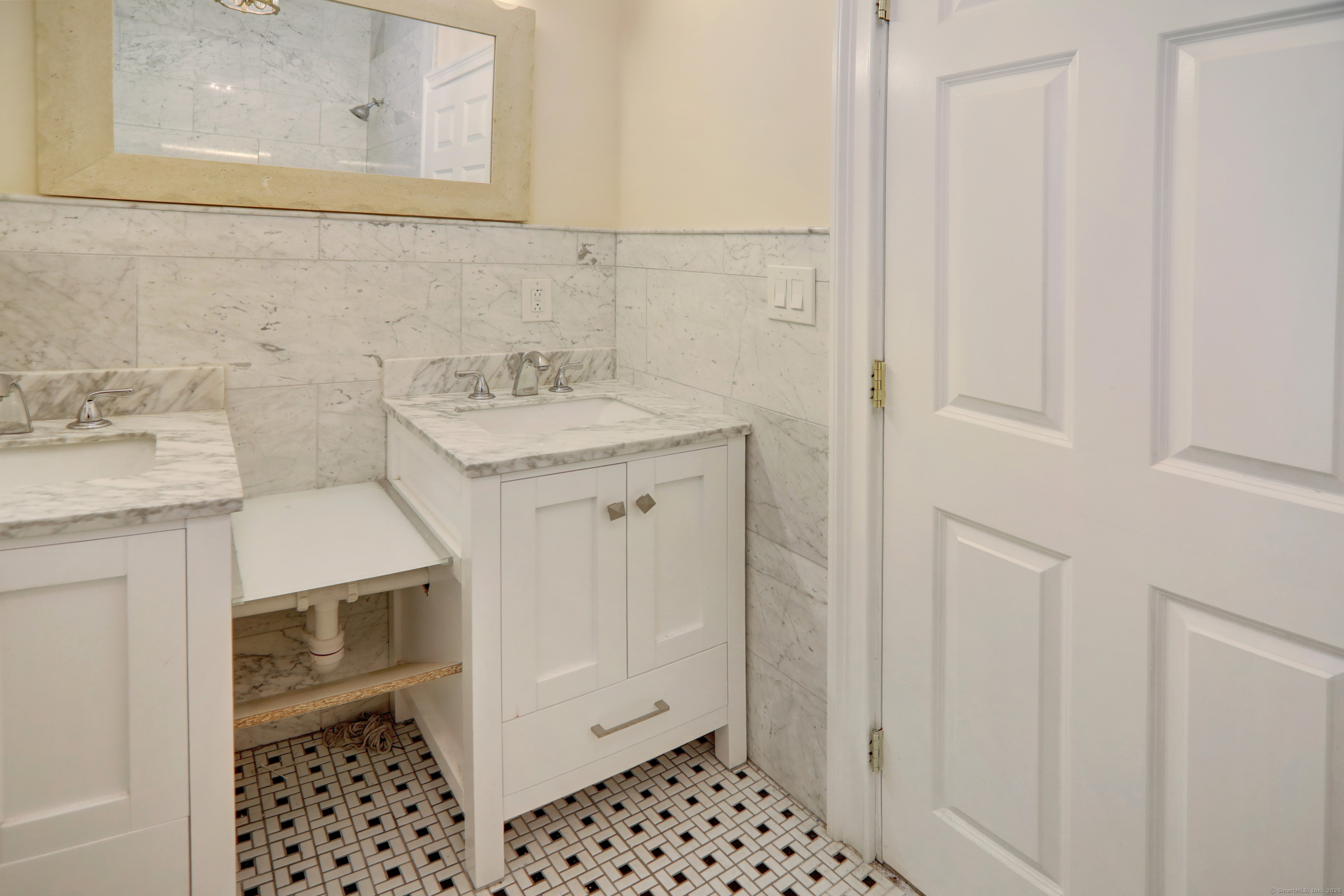 Hamden, Connecticut, 06518, United States, 9 Bedrooms Bedrooms, ,3 BathroomsBathrooms,Residential,For Sale,1940176