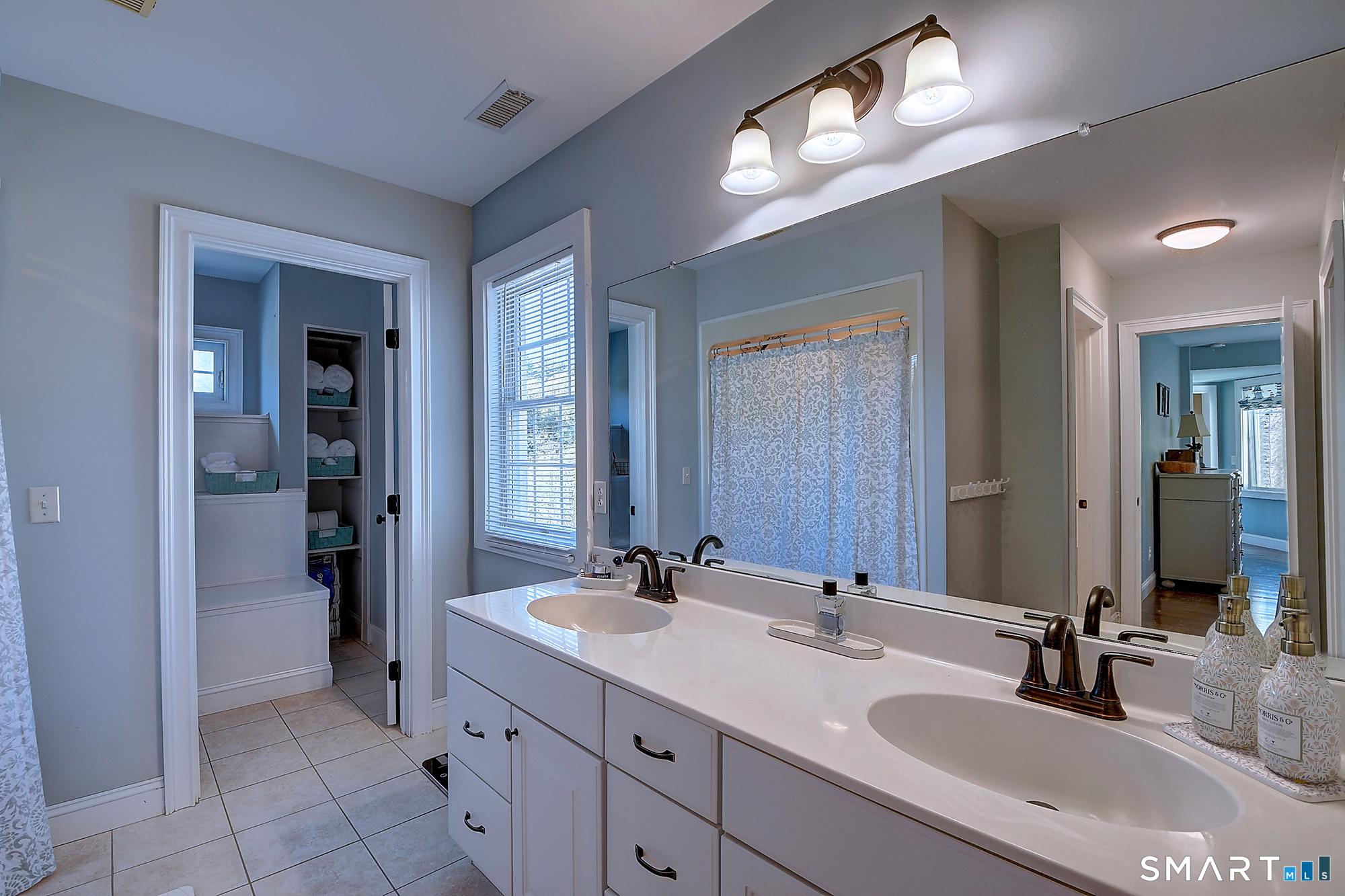 223, Connecticut, 06035, United States, 4 Bedrooms Bedrooms, ,3 BathroomsBathrooms,Residential,For Sale,2042939