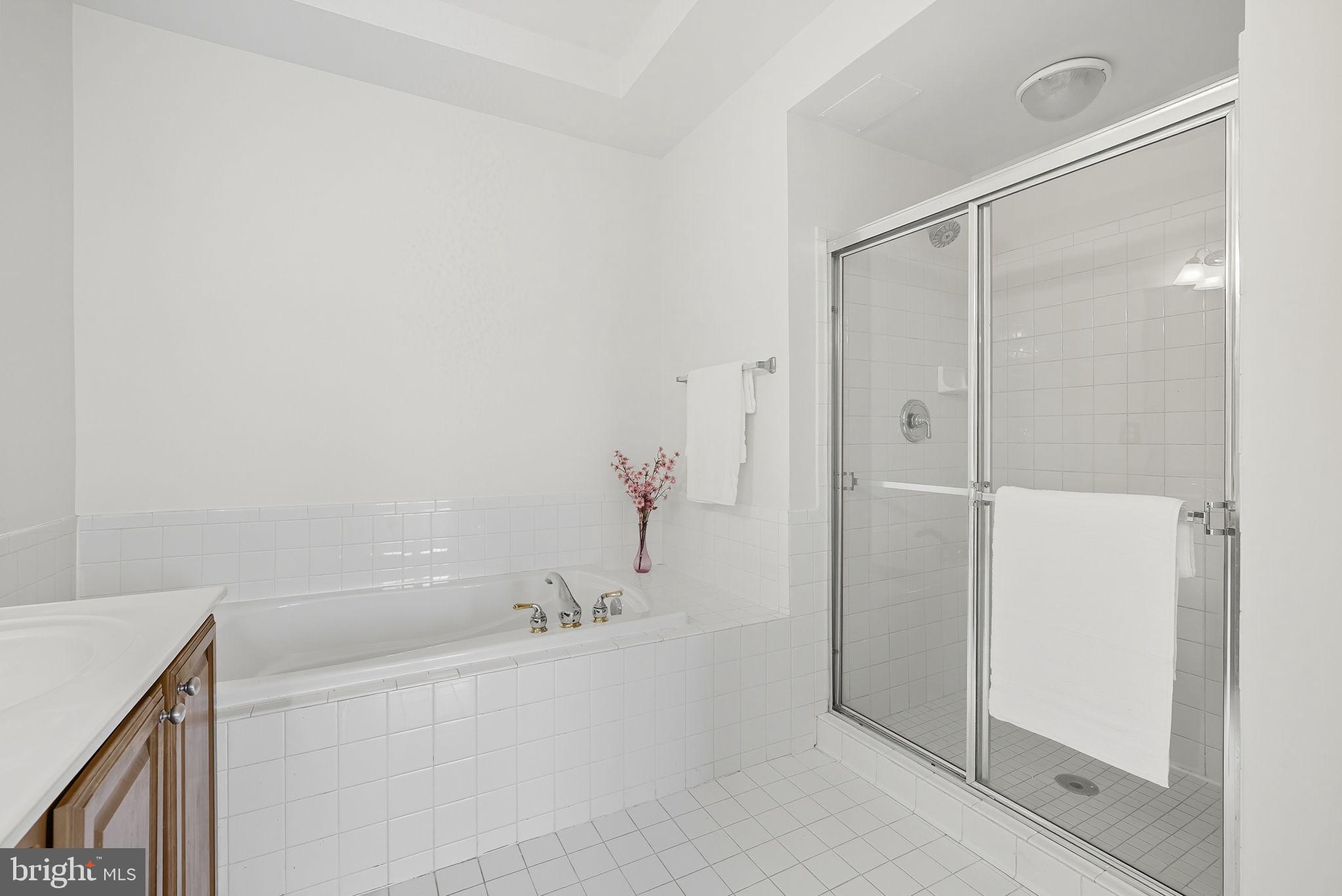 Fairfax, Virginia, 22033, United States, 3 Bedrooms Bedrooms, ,4 BathroomsBathrooms,Residential,For Sale,1975238