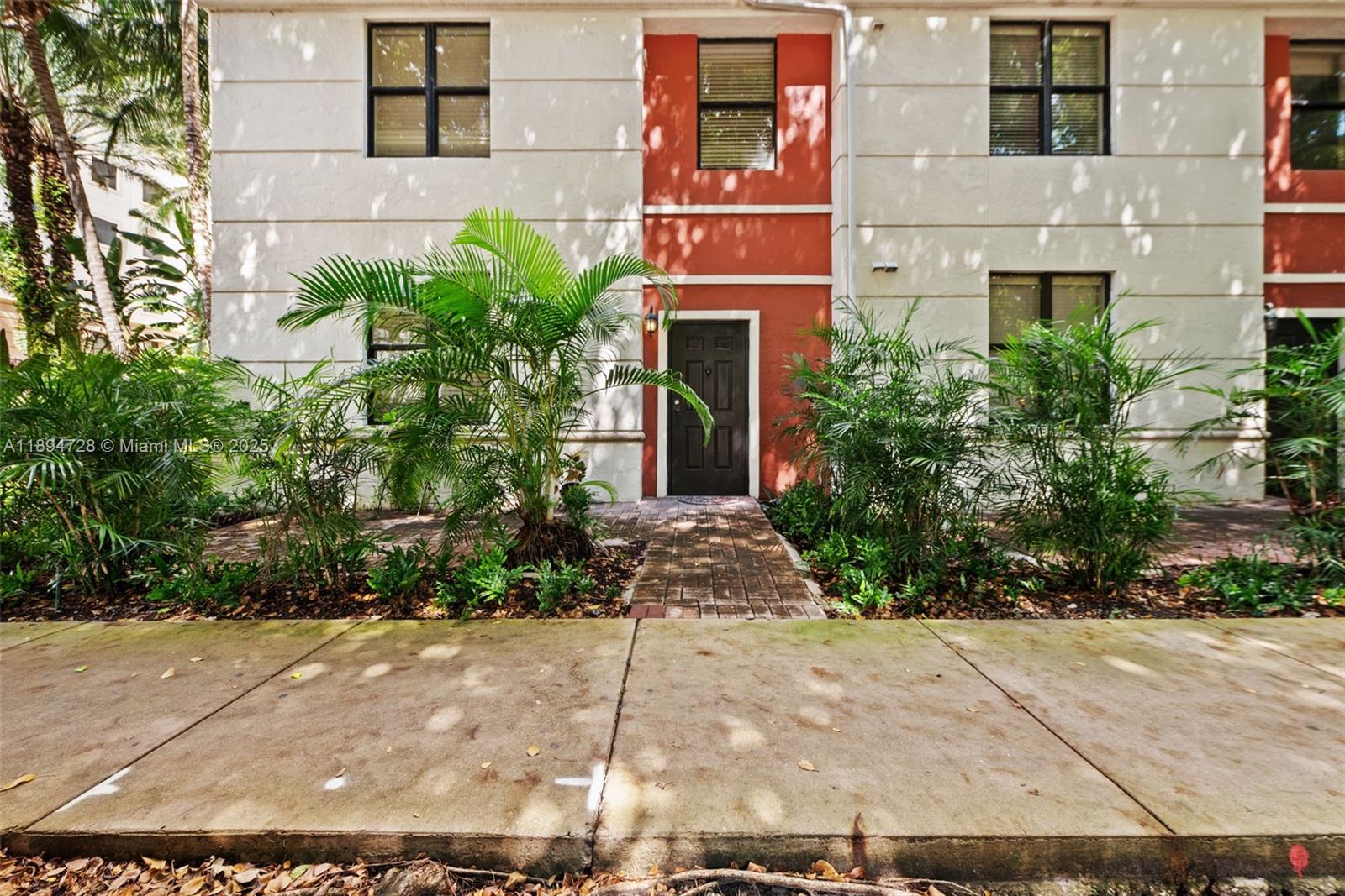 Coral Gables, Florida, 33134, United States, 1 Bedroom Bedrooms, ,2 BathroomsBathrooms,Residential,For Sale,1963892