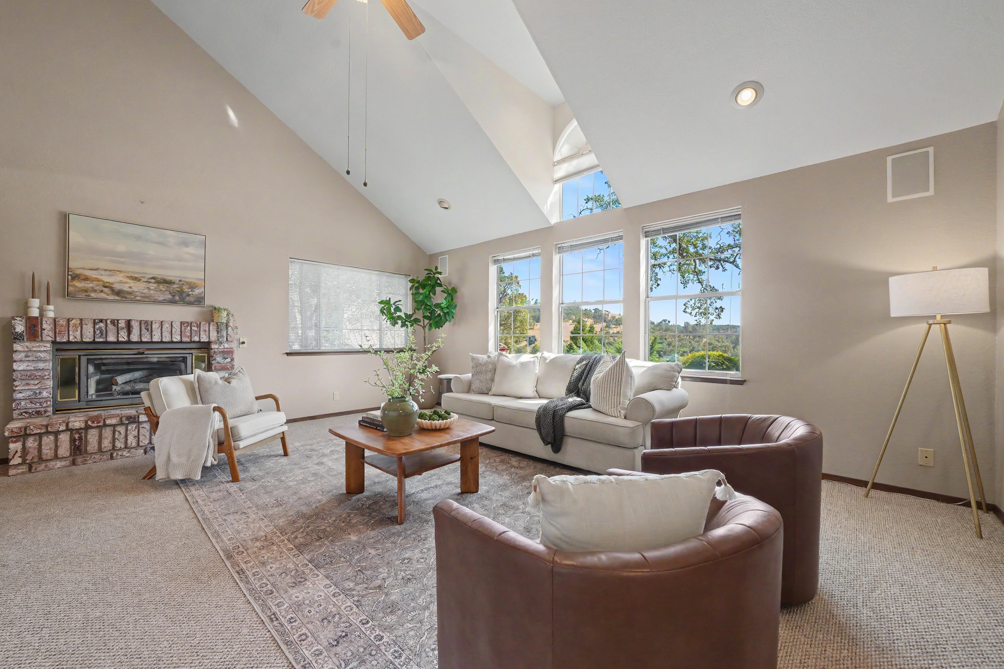  Spacious Sutter Creek Home with Hillside Views and Endless Potential - 物件實景