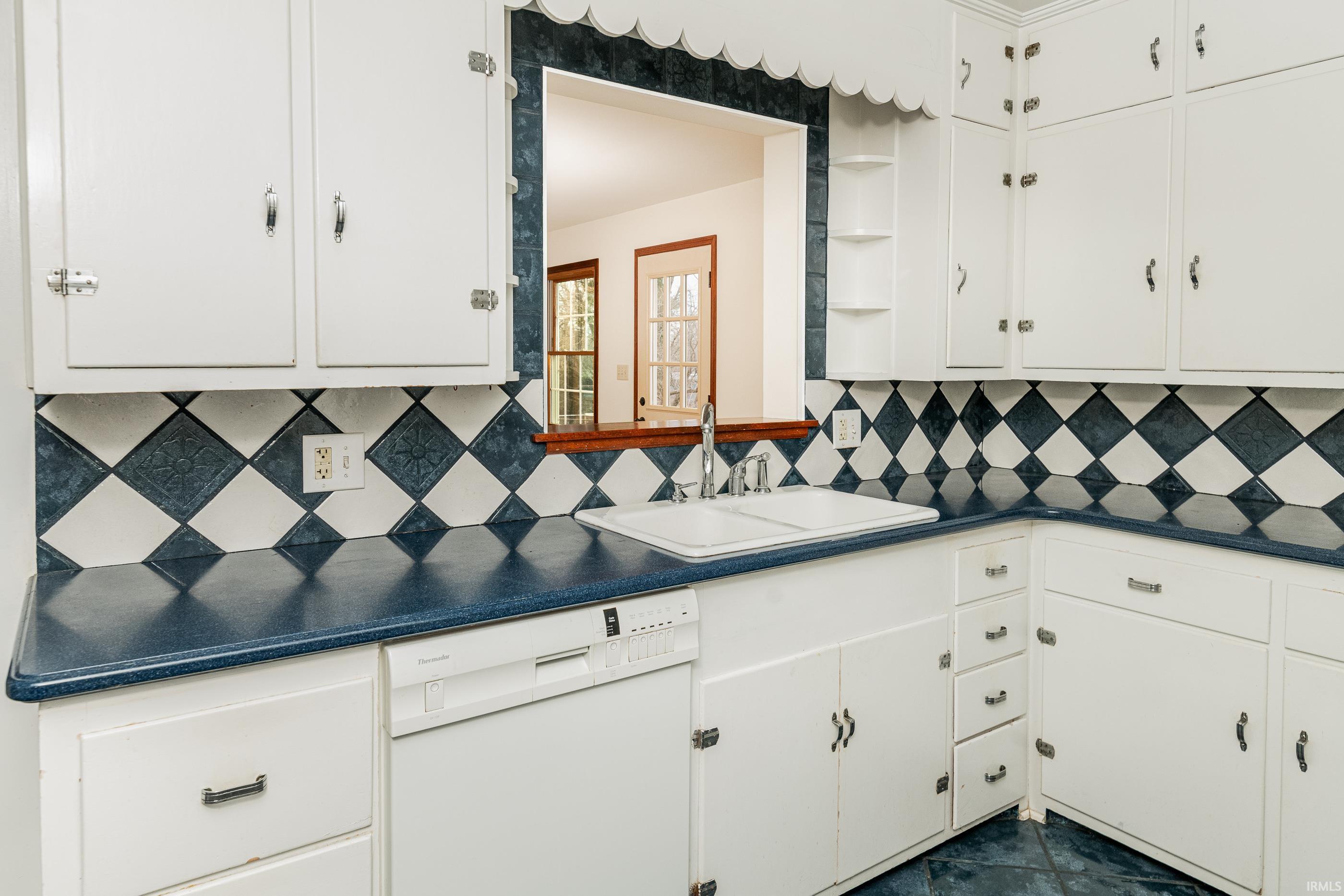 Bloomington, Indiana, 47401, United States, 3 Bedrooms Bedrooms, ,2 BathroomsBathrooms,Residential,For Sale,1982502