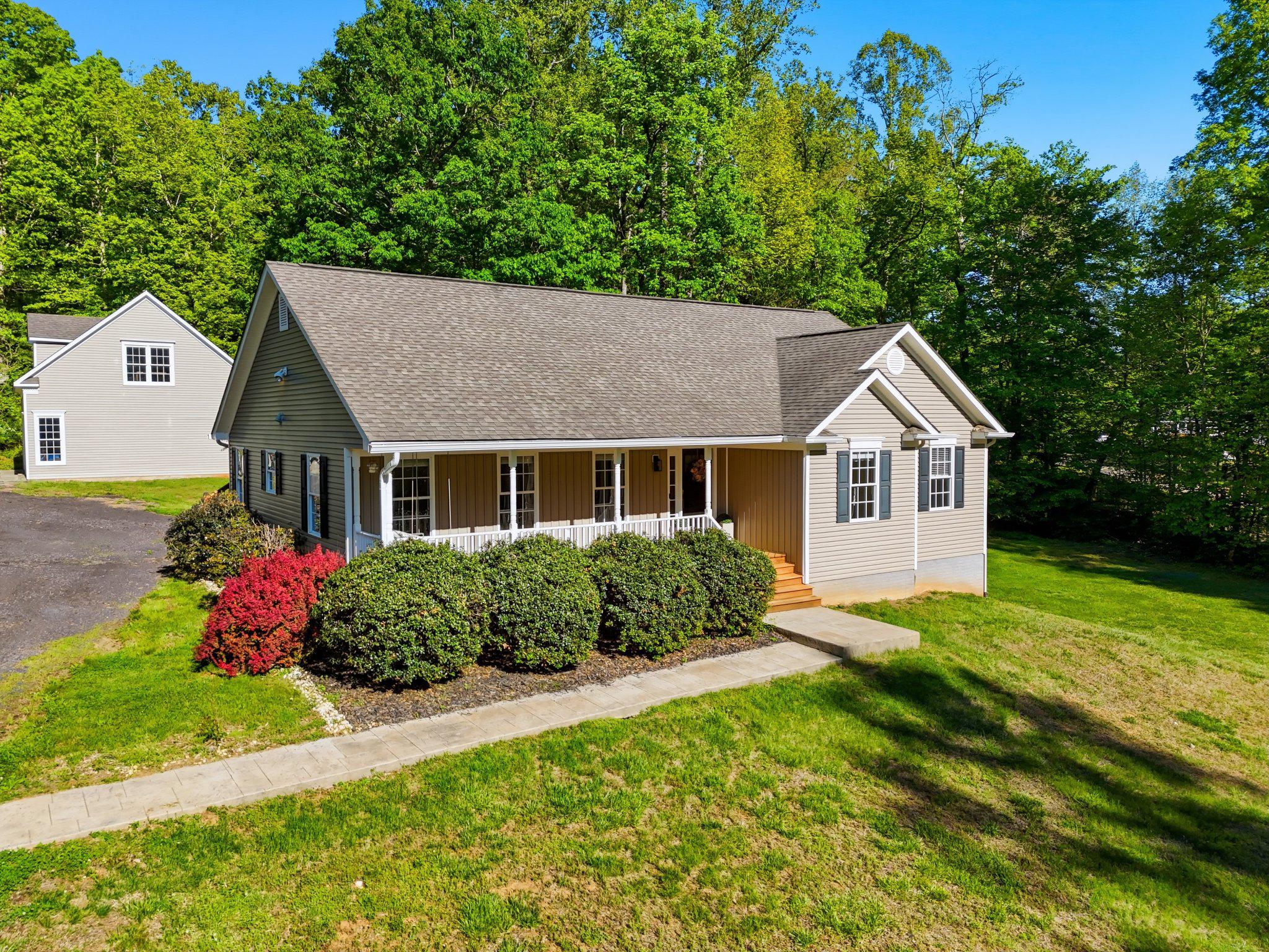 Locust Dale, Virginia, 22948, United States, 3 Bedrooms Bedrooms, ,4 BathroomsBathrooms,Residential,For Sale,1996627