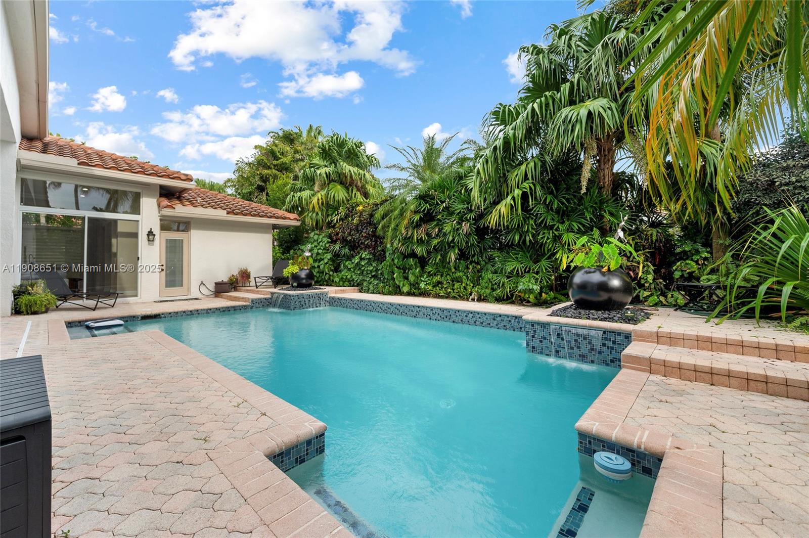 Weston, Florida, 33332, United States, 5 Bedrooms Bedrooms, ,4 BathroomsBathrooms,Residential,For Sale,1987743