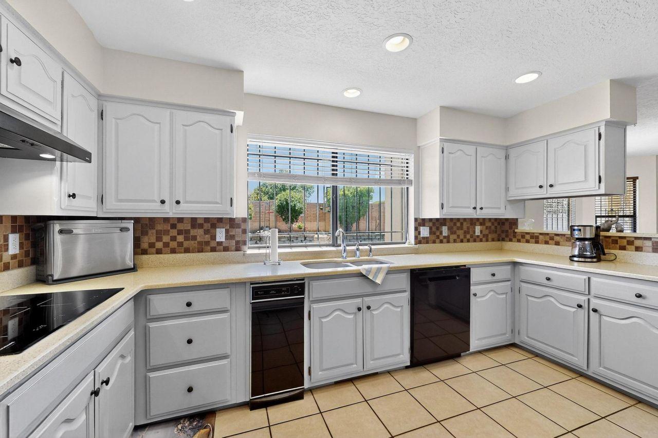 Albuquerque, New Mexico, 87109, United States, 4 Bedrooms Bedrooms, ,3 BathroomsBathrooms,Residential,For Sale,1847808