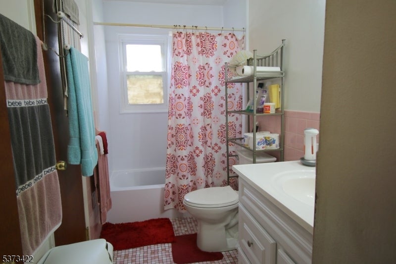Roselle Boro, New Jersey, 07203, United States, ,2 BathroomsBathrooms,Residential,For Sale,1899301
