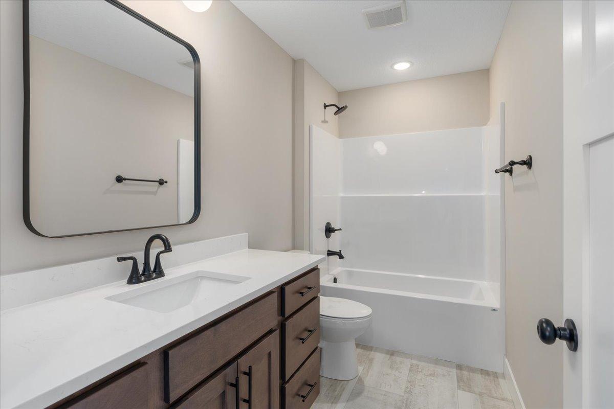 Houlton, Wisconsin, 54082, United States, 3 Bedrooms Bedrooms, ,2 BathroomsBathrooms,Residential,For Sale,1926269