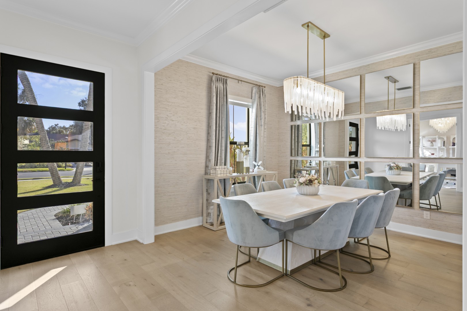 Tampa, Florida, 33609, United States, 5 Bedrooms Bedrooms, ,5 BathroomsBathrooms,Residential,For Sale,2008551