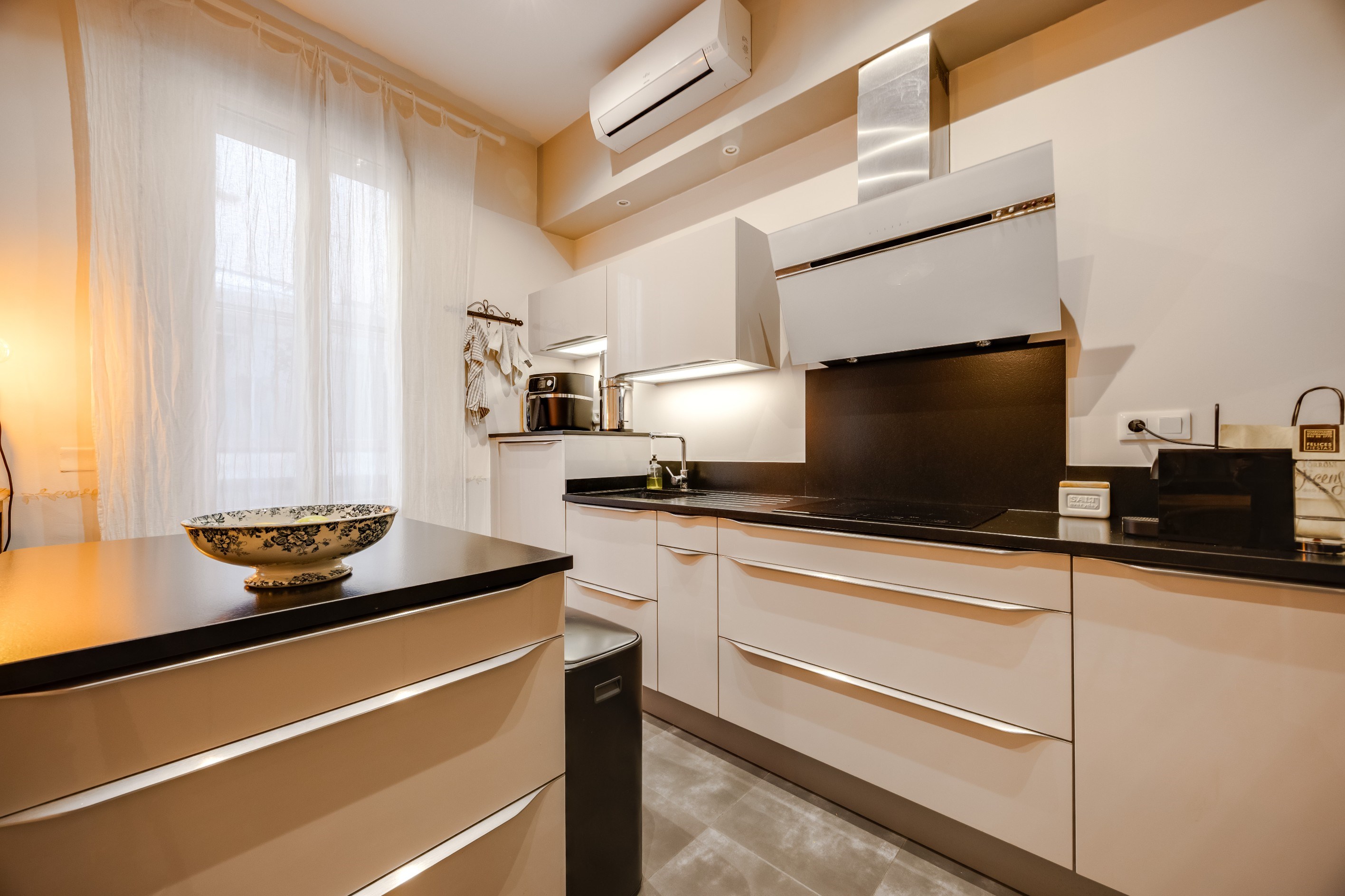  Light-Filled Town House with 4 Bedrooms and Study, City Centre Perpignan - 物件實景