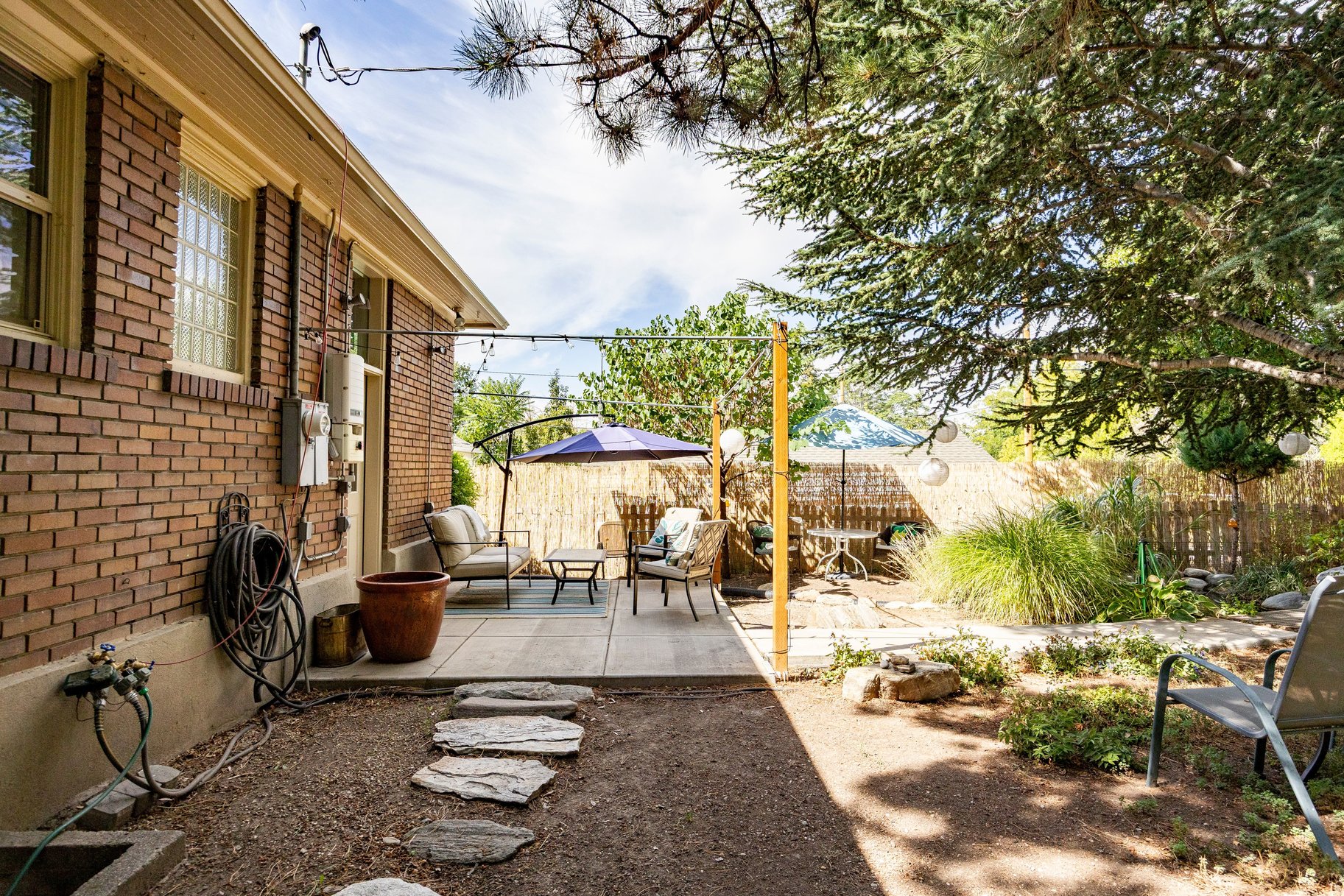  Beautifully Updated Home with 2,074 Sq. Ft. of Living Space, Historic Character - 物件實景