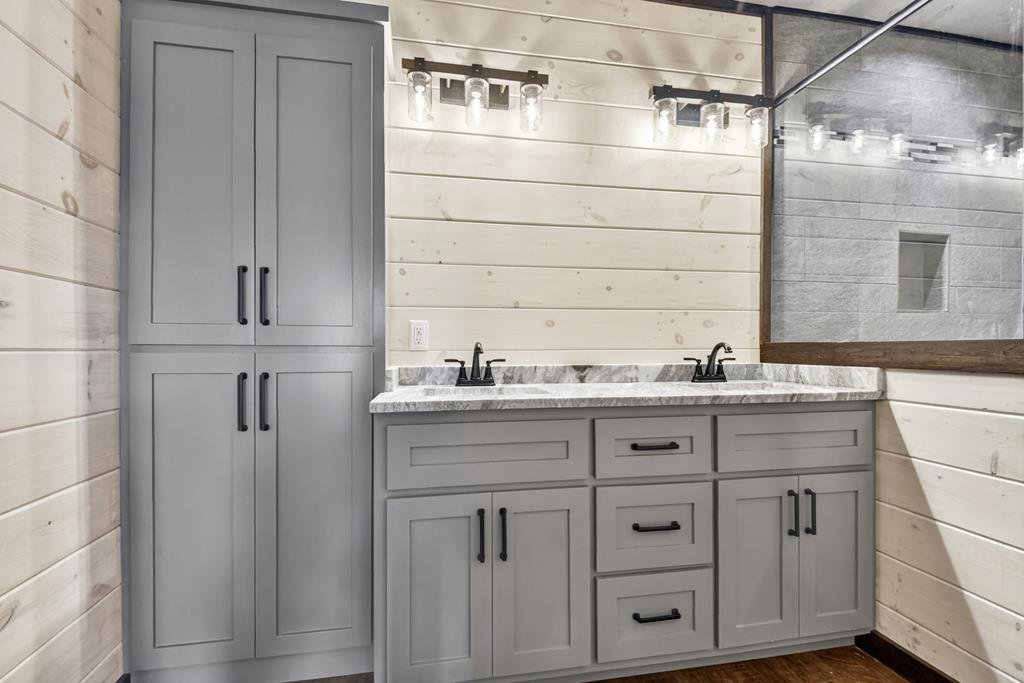 Mineral Bluff, Georgia, 30559, United States, 4 Bedrooms Bedrooms, ,4 BathroomsBathrooms,Residential,For Sale,2010498