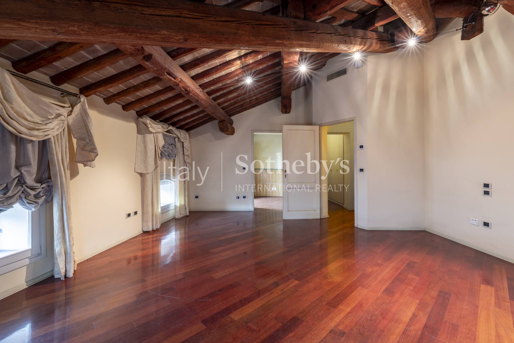  Exclusive penthouse in the historic center of Padua - 物件實景
