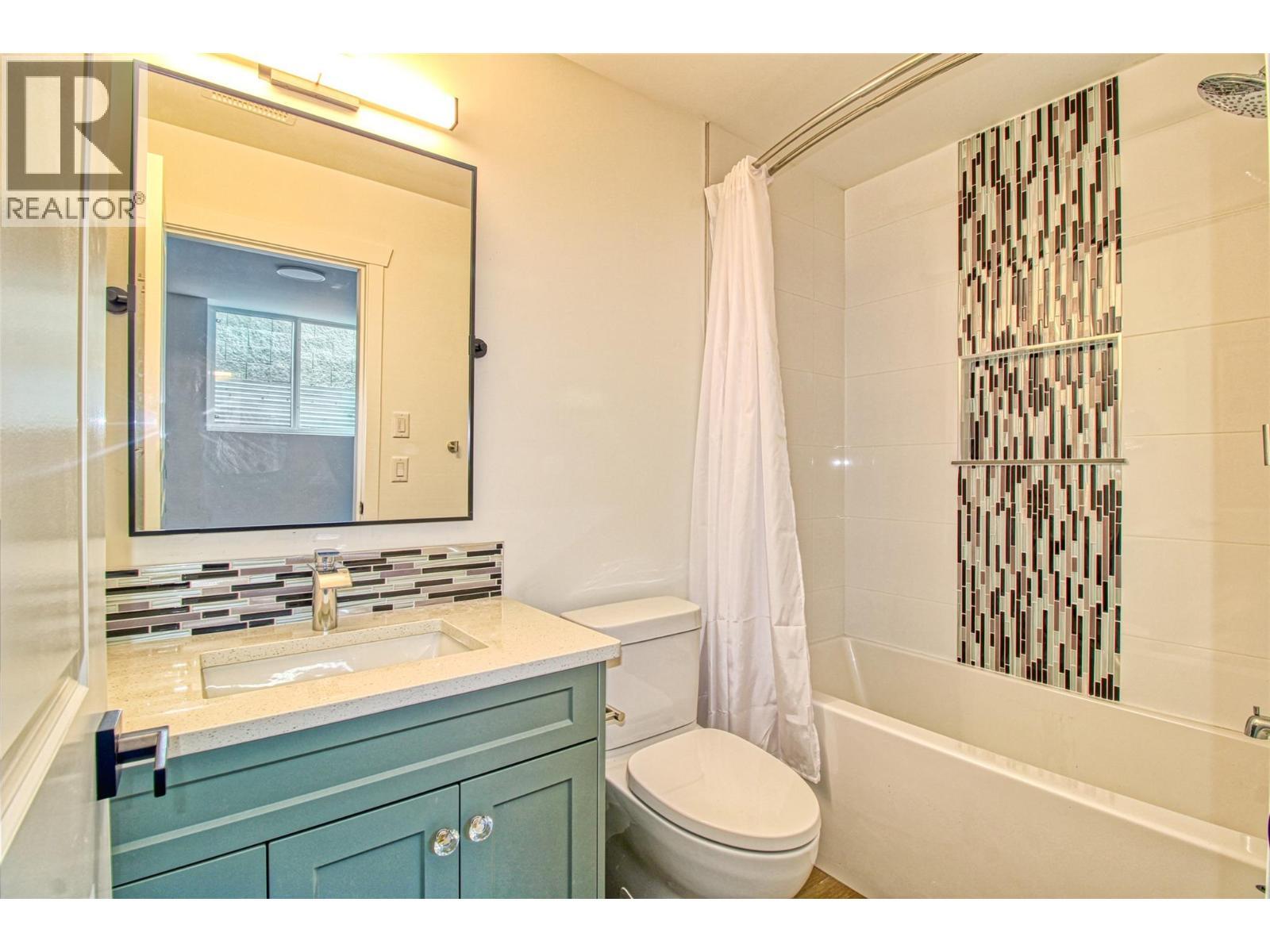 KELOWNA, British Columbia, V1Z 3R8, CA, 3 Bedrooms Bedrooms, ,2 BathroomsBathrooms,Residential,For Sale,1948634