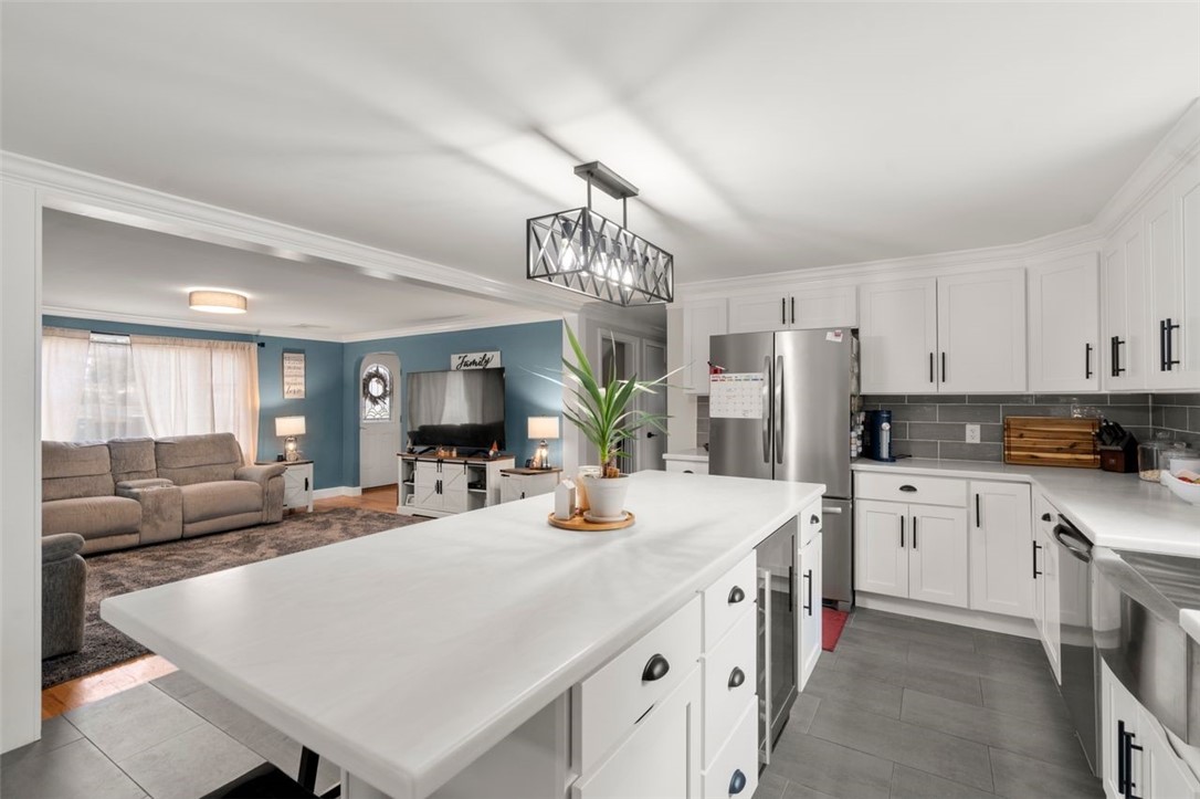 Woonsocket, Rhode Island, 02895, United States, 4 Bedrooms Bedrooms, ,2 BathroomsBathrooms,Residential,For Sale,1987551