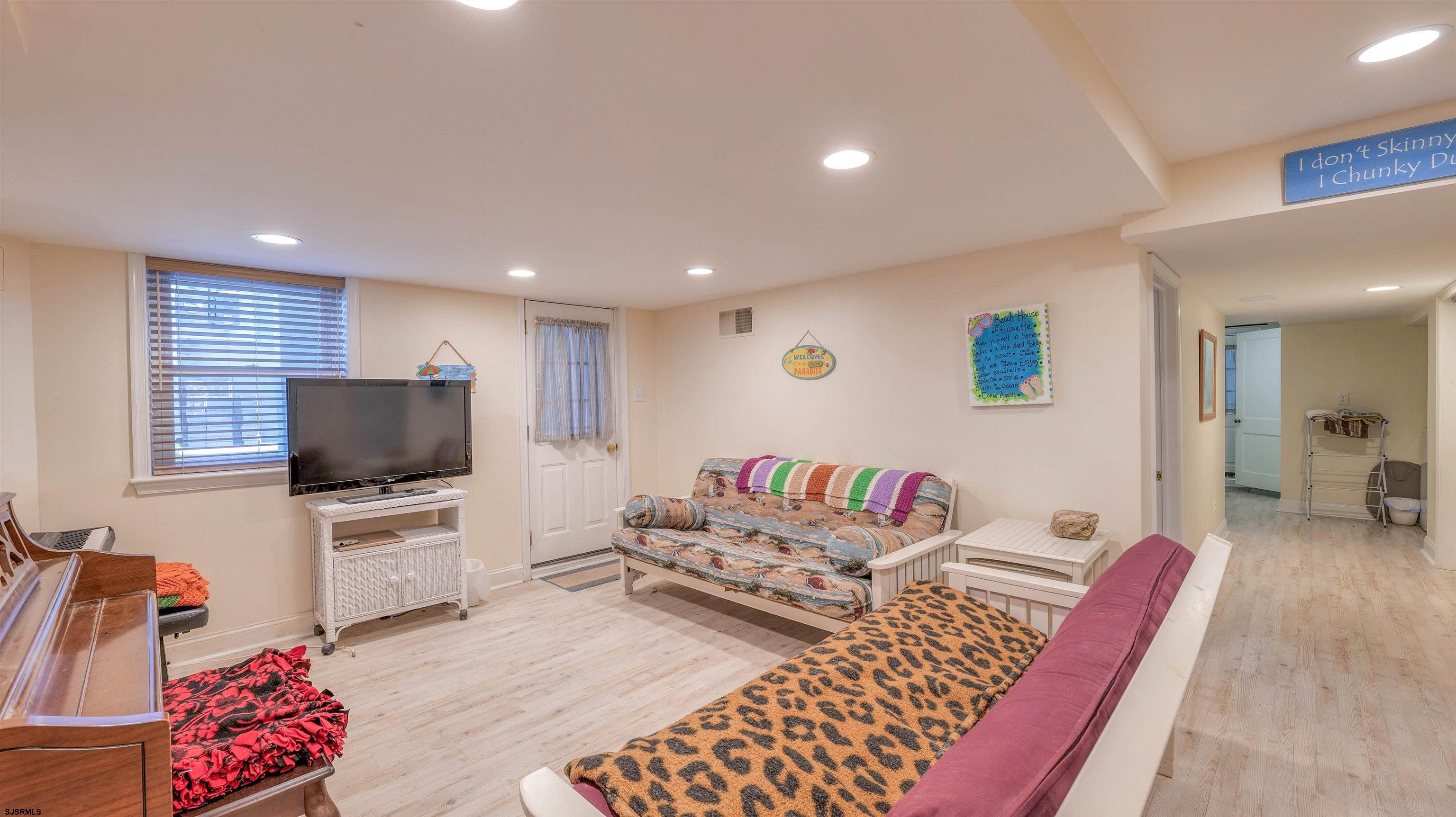 Ventnor, New Jersey, 08406, United States, 5 Bedrooms Bedrooms, ,4 BathroomsBathrooms,Residential,For Sale,1991955