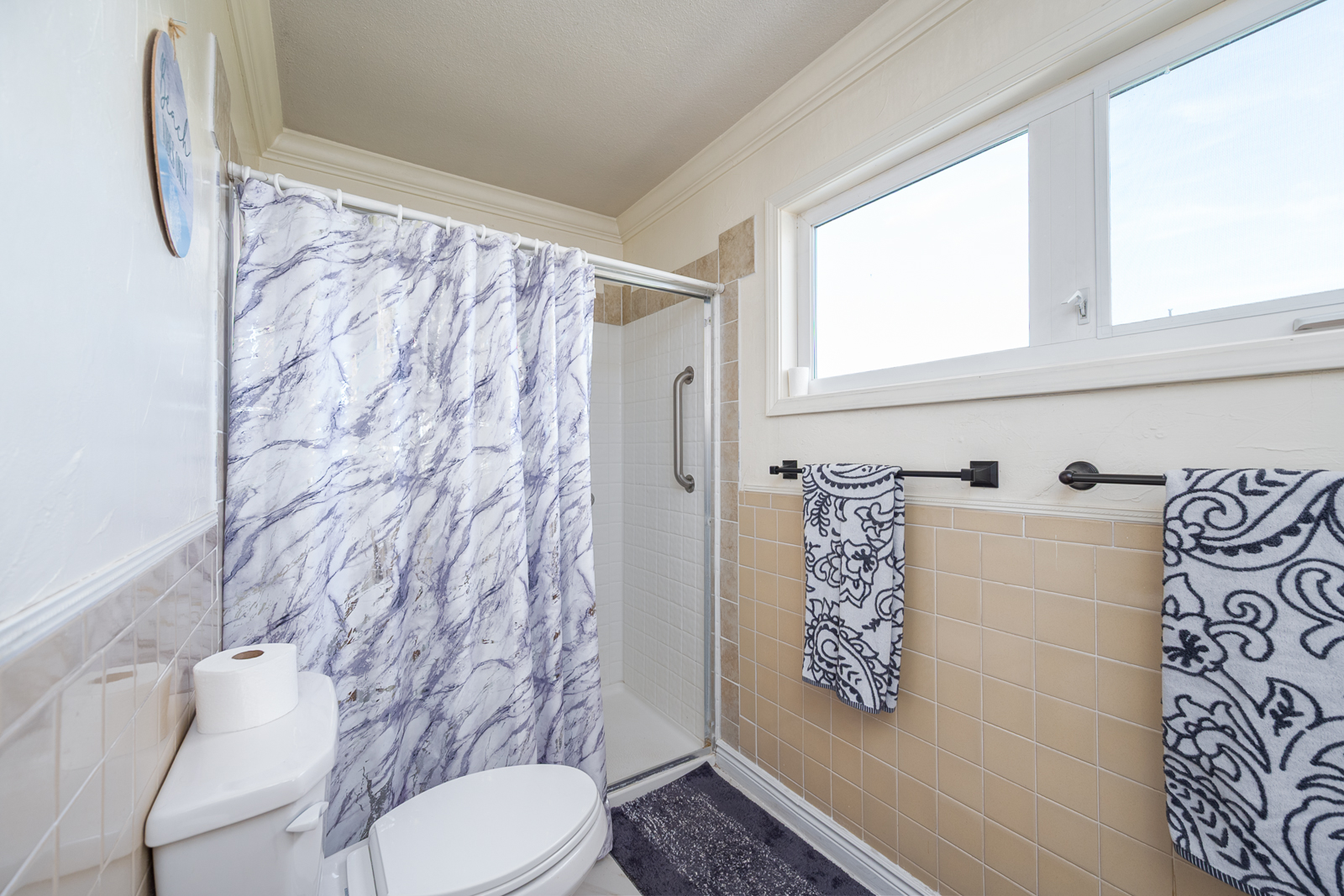 Moses Lake, Washington, 98837, United States, 3 Bedrooms Bedrooms, ,Residential,For Sale,1938109
