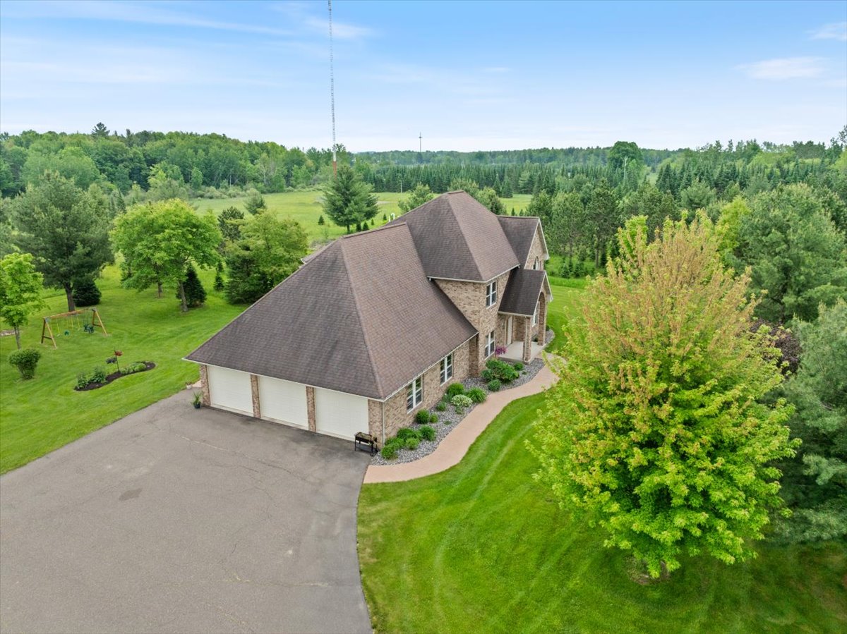Medford, Wisconsin, 54451, United States, 4 Bedrooms Bedrooms, ,5 BathroomsBathrooms,Residential,For Sale,1881701