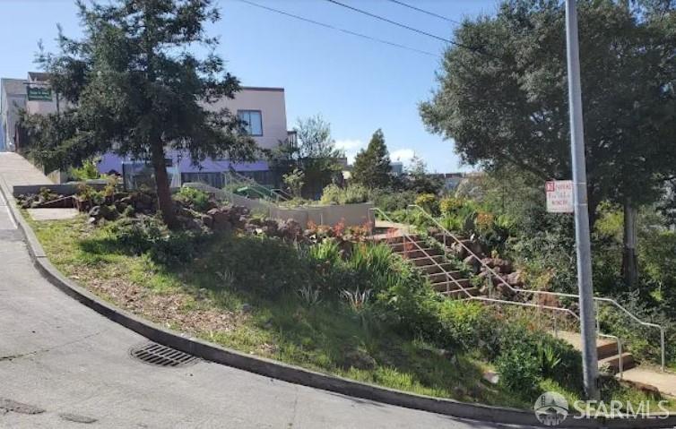 San Francisco, California, 94124, United States, 3 Bedrooms Bedrooms, ,2 BathroomsBathrooms,Residential,For Sale,2001801