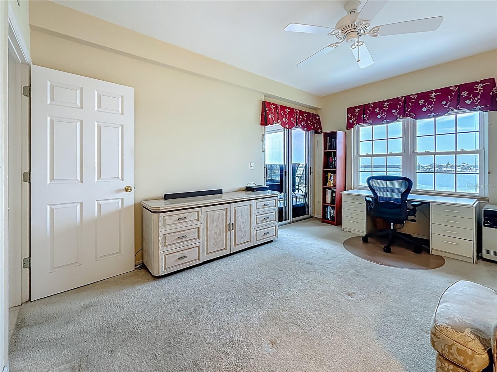 Madeira Beach, Florida, 33708, United States, 2 Bedrooms Bedrooms, ,2 BathroomsBathrooms,Residential,For Sale,1981210