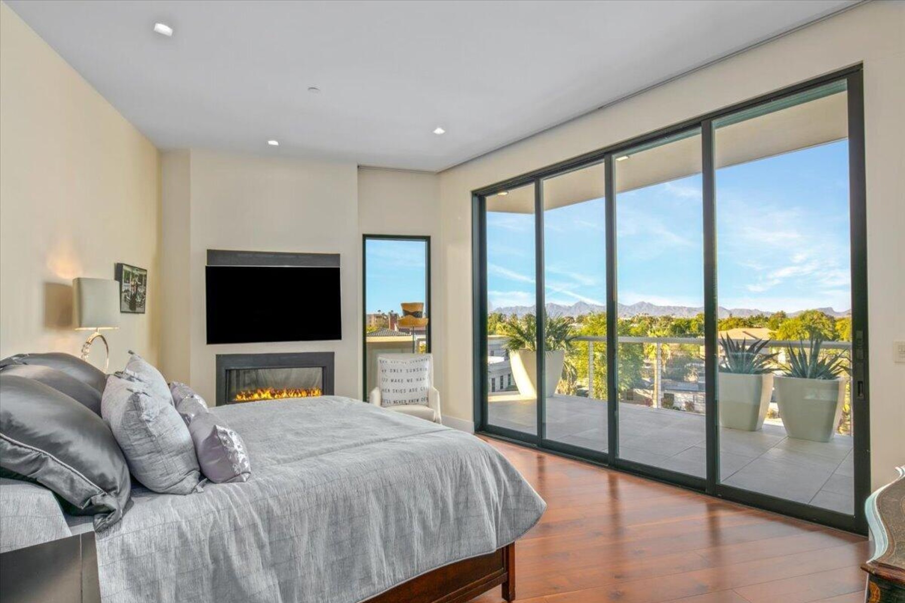  7502 E Main Street  Scottsdale, AZ - 物件實景