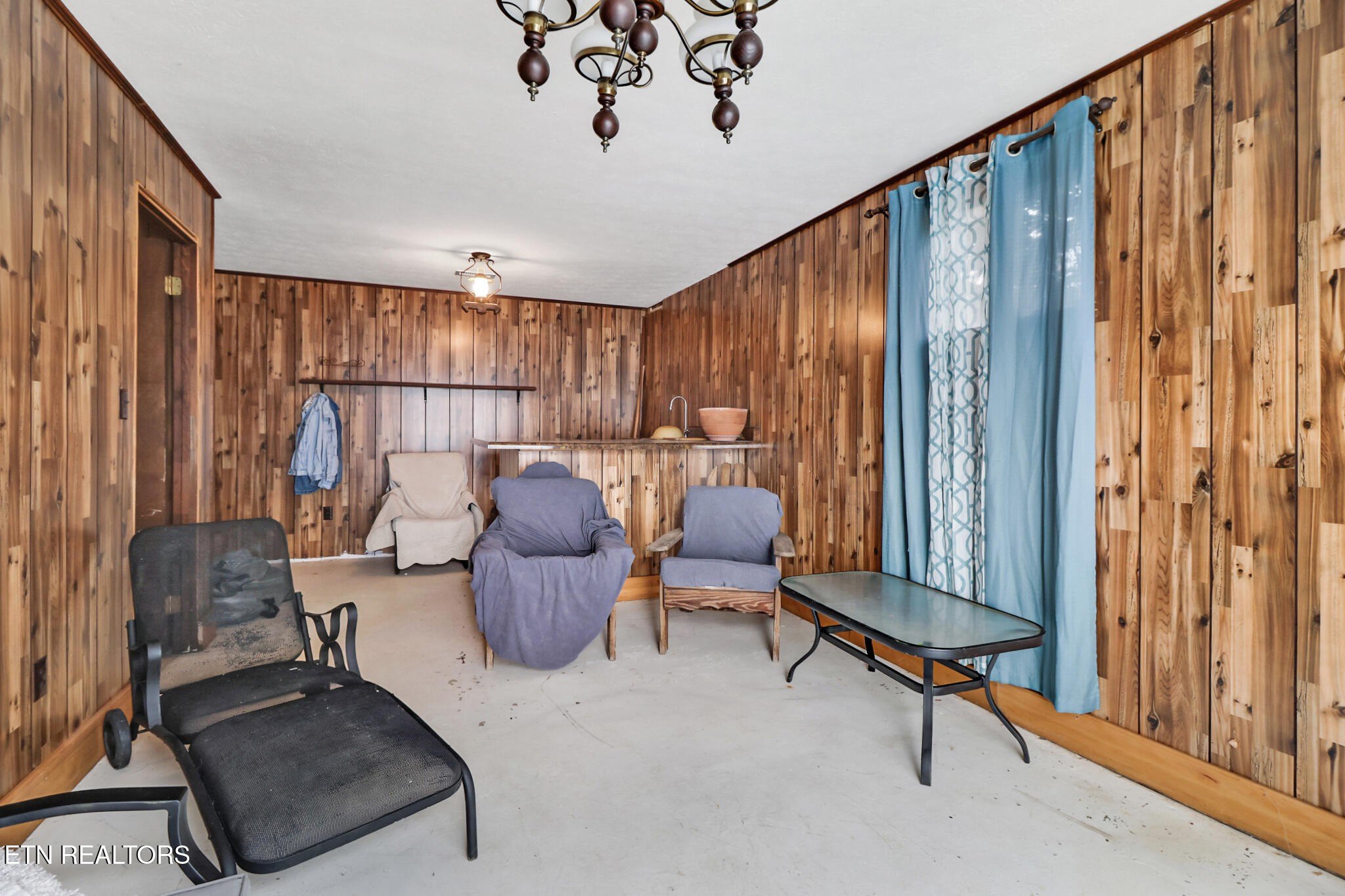 Deer Lodge, Tennessee, 37726, United States, 3 Bedrooms Bedrooms, ,2 BathroomsBathrooms,Residential,For Sale,2006458