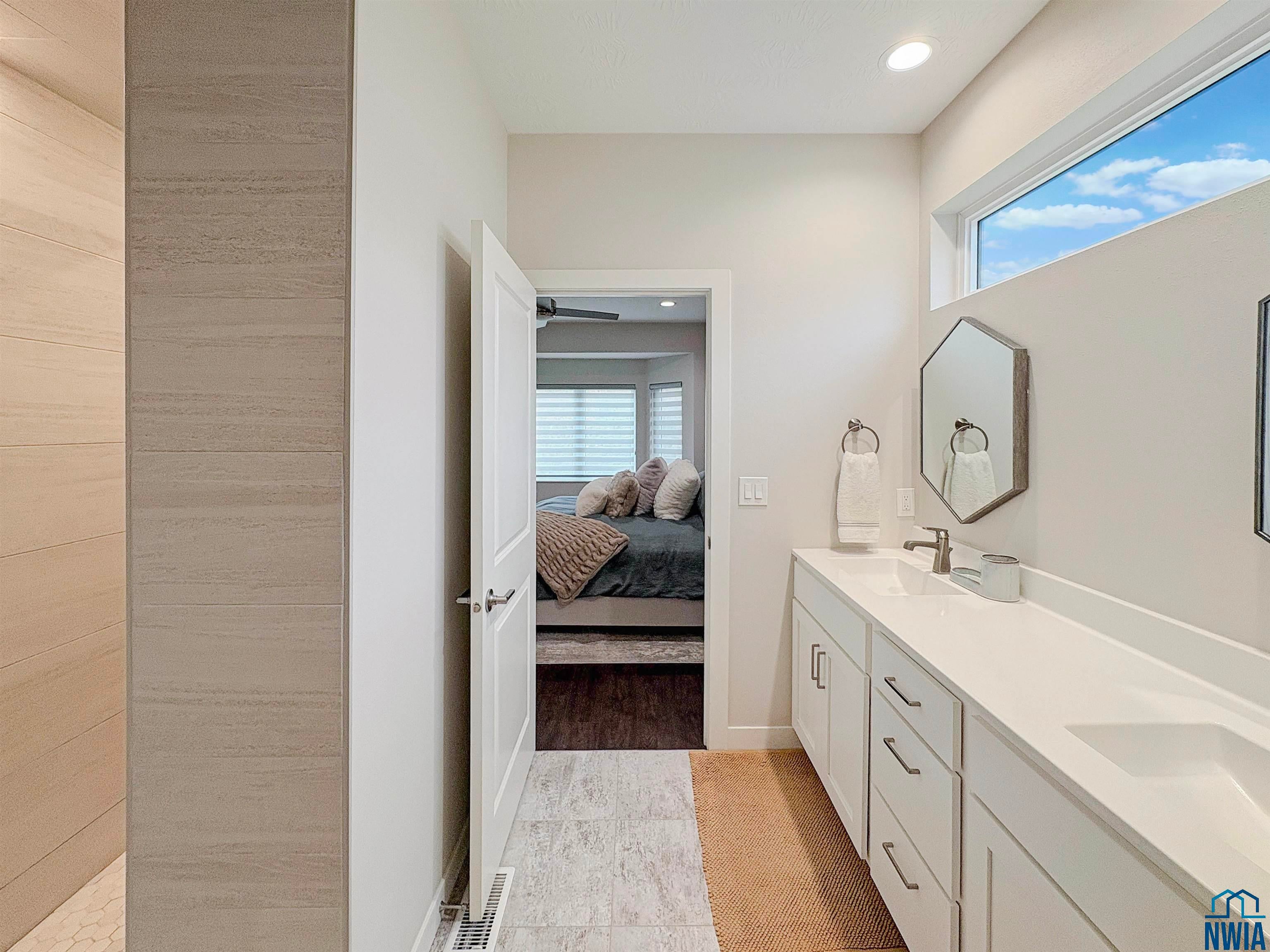 Hinton, Iowa, 51024, United States, 4 Bedrooms Bedrooms, ,3 BathroomsBathrooms,Residential,For Sale,1983377