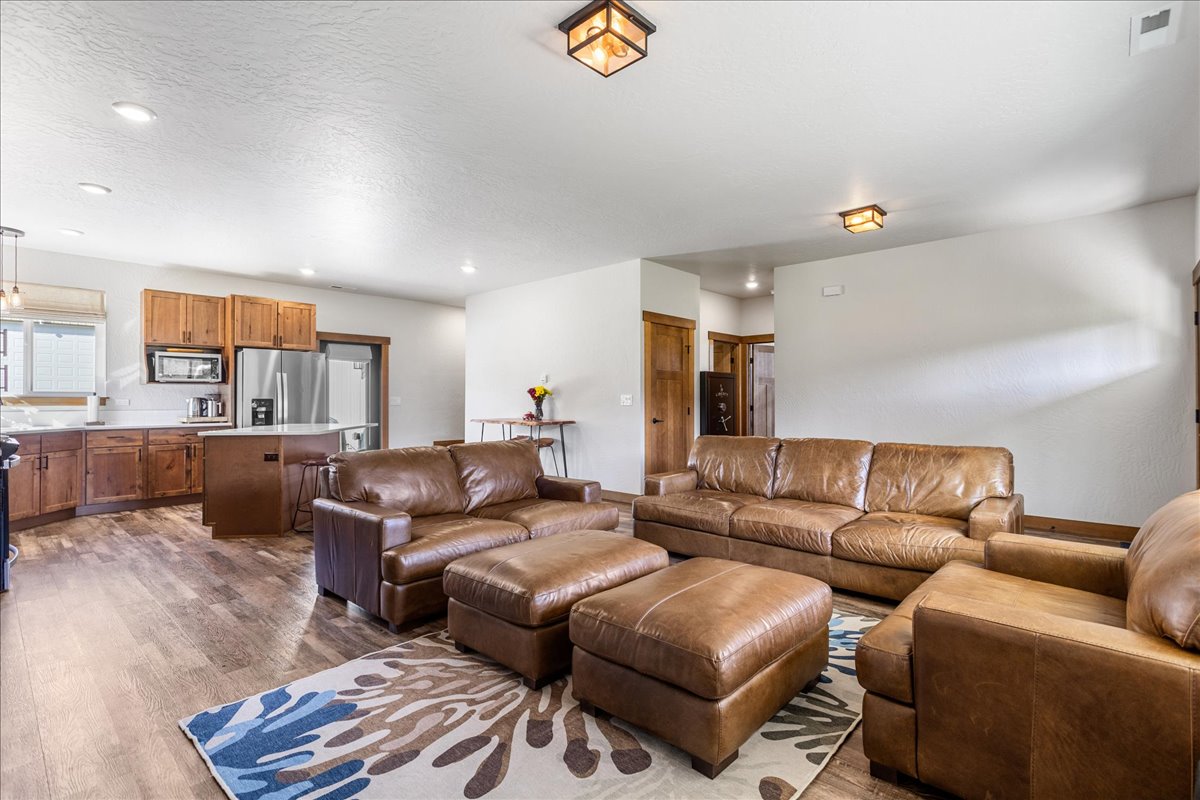Sagle, Idaho, 83860, United States, 4 Bedrooms Bedrooms, ,3 BathroomsBathrooms,Residential,For Sale,1824083