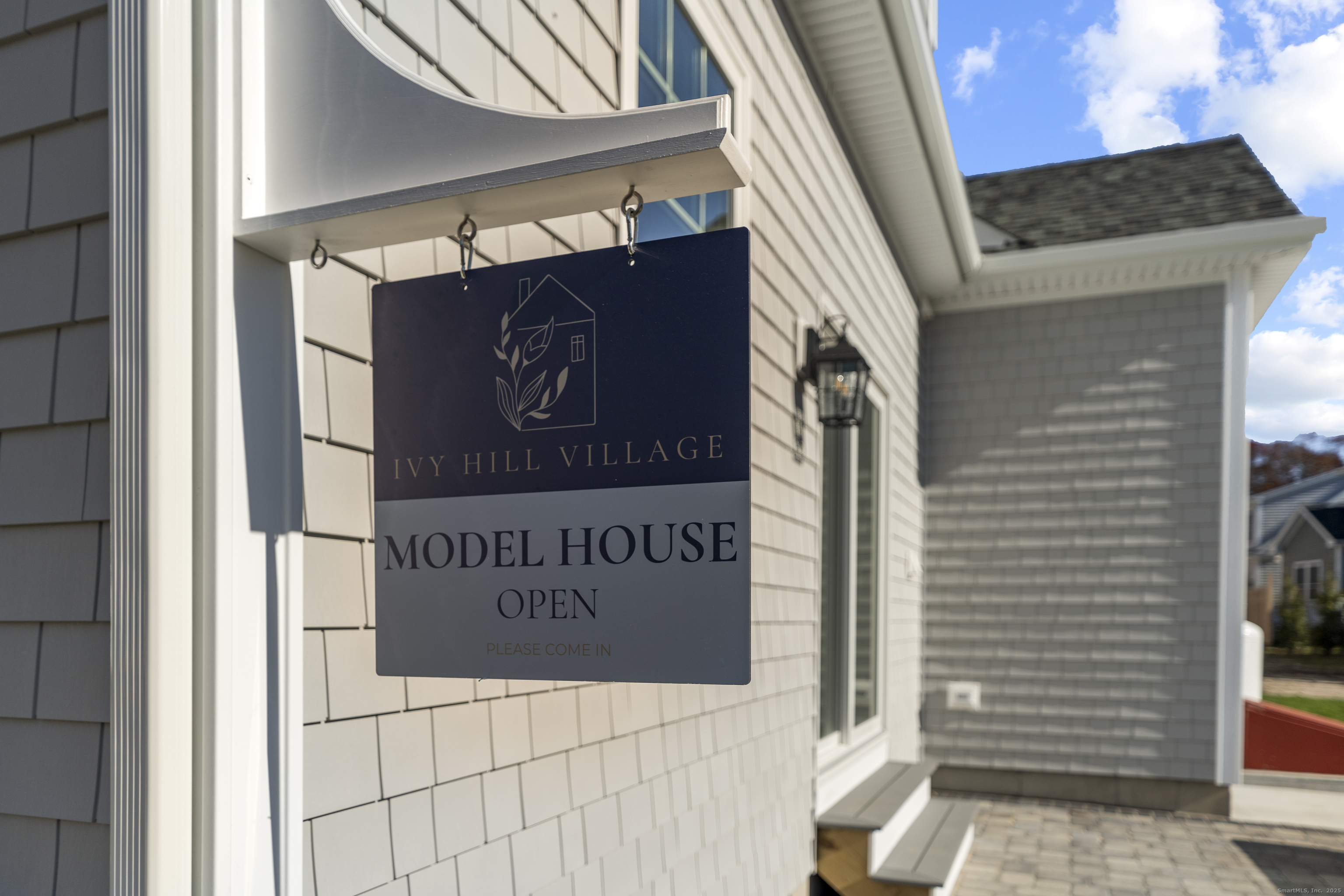 Waterford, Connecticut, 06385, United States, 3 Bedrooms Bedrooms, ,2 BathroomsBathrooms,Residential,For Sale,1995882