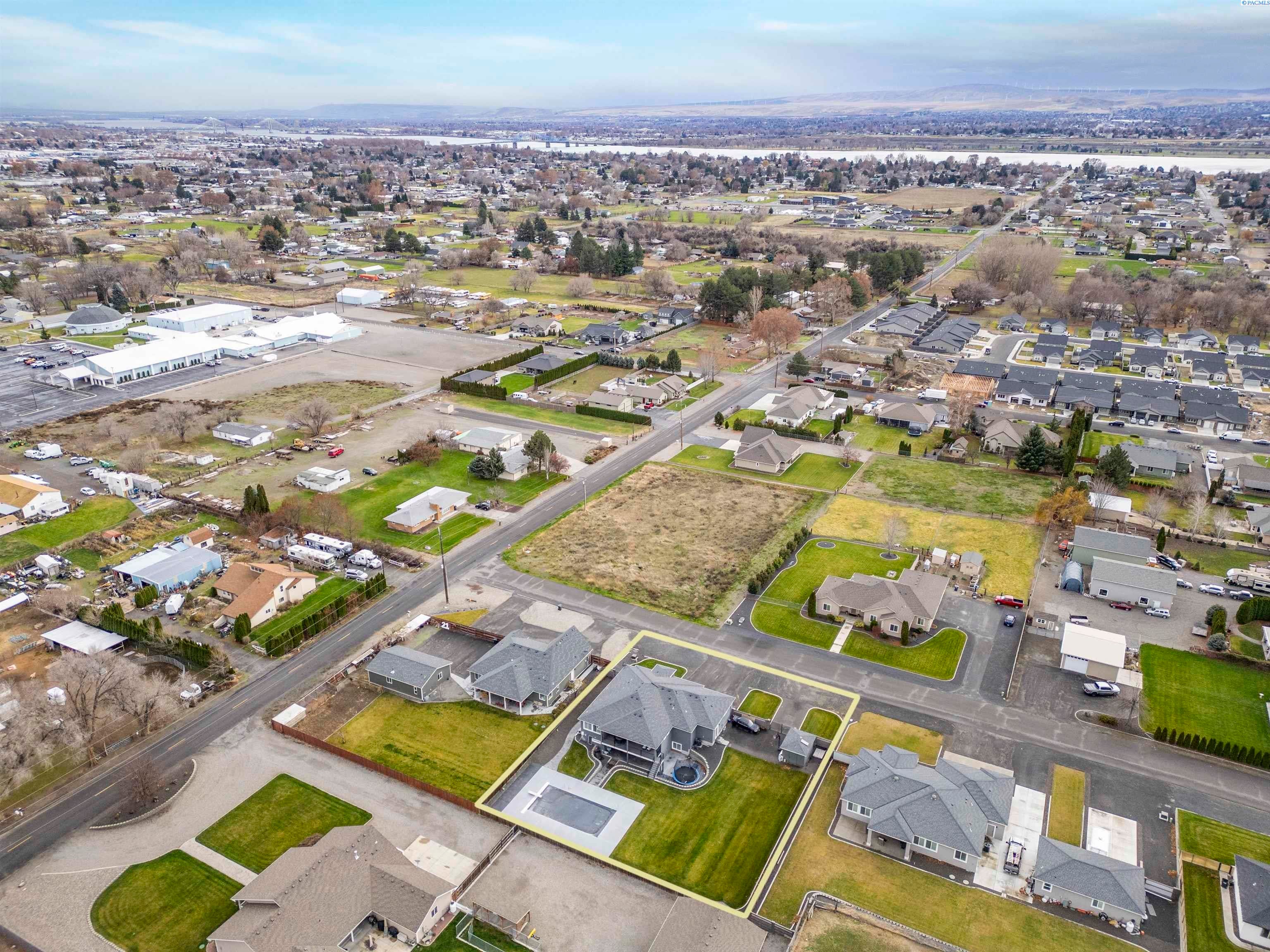 Pasco, Washington, 99301, United States, 6 Bedrooms Bedrooms, ,3 BathroomsBathrooms,Residential,For Sale,2005744