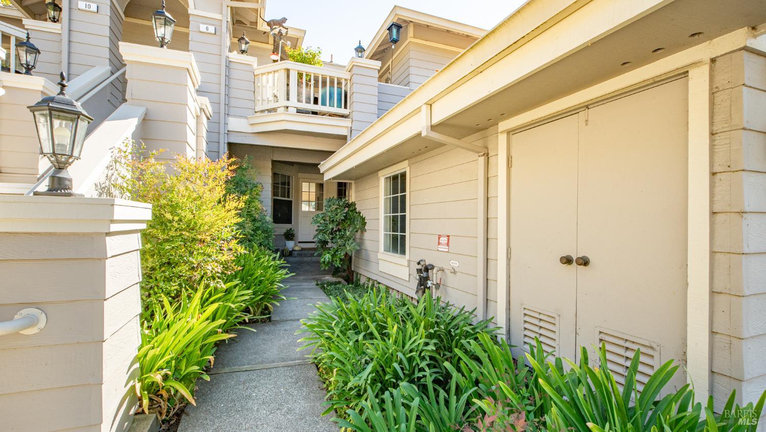 Novato, California, 94945, United States, 2 Bedrooms Bedrooms, ,1 BathroomBathrooms,Residential,For Sale,1958770