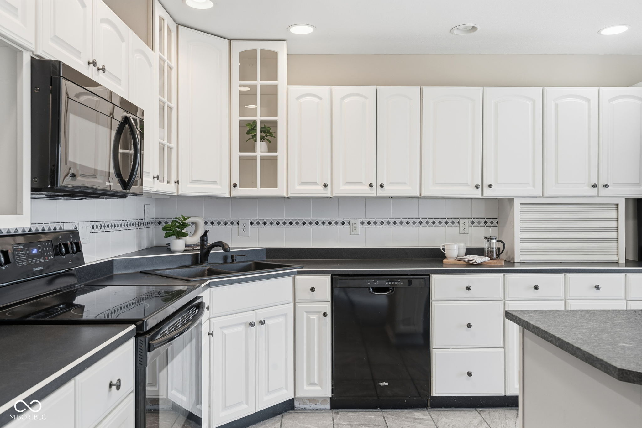 Fairland, Indiana, 46126, United States, 5 Bedrooms Bedrooms, ,4 BathroomsBathrooms,Residential,For Sale,1976010