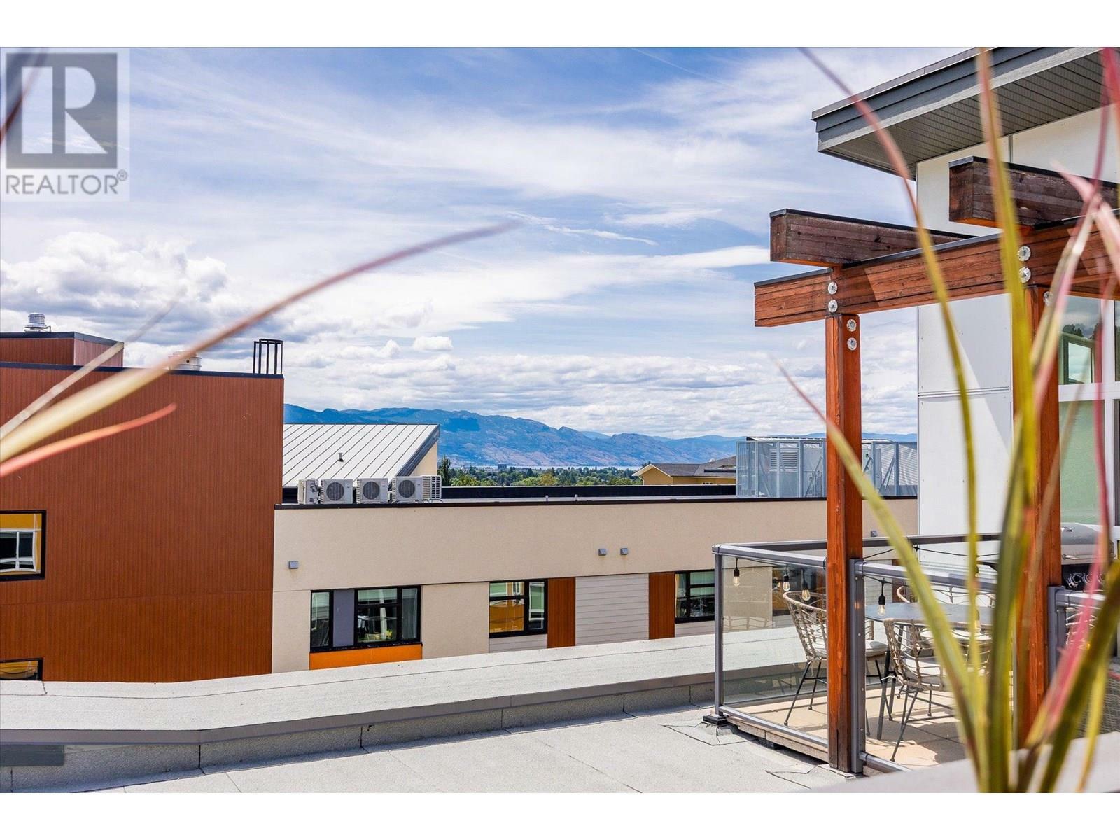 KELOWNA, British Columbia, V1V 2E6, CA, 2 Bedrooms Bedrooms, ,2 BathroomsBathrooms,Residential,For Sale,1961044