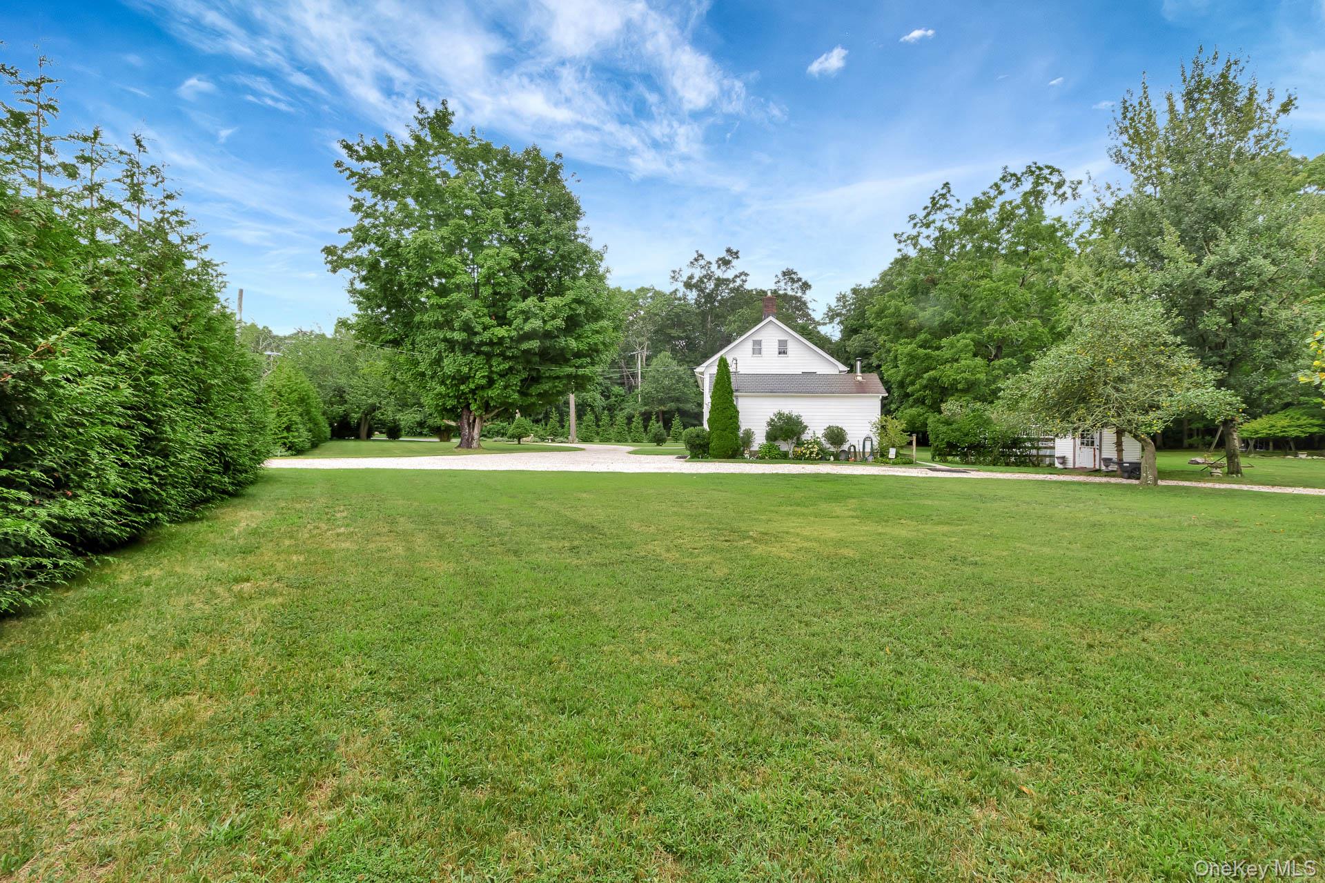 Manorville, New York, 11949, United States, 4 Bedrooms Bedrooms, ,2 BathroomsBathrooms,Residential,For Sale,1917125