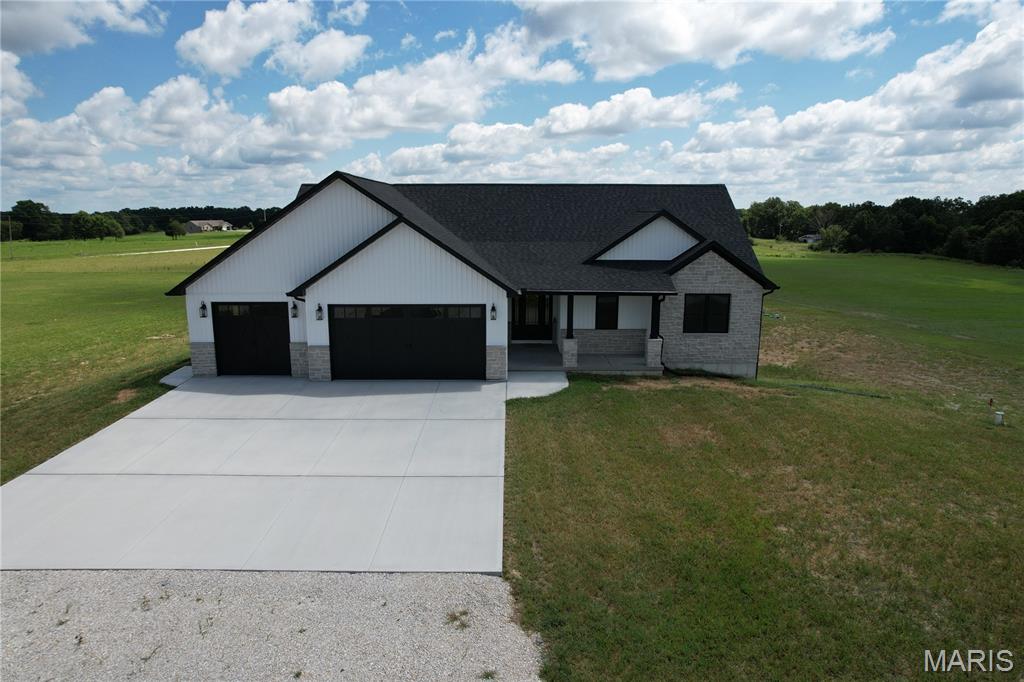 Troy, Missouri, 63379, United States, 4 Bedrooms Bedrooms, ,4 BathroomsBathrooms,Residential,For Sale,1913425