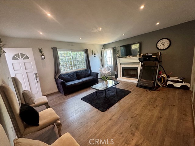 Compton, California, 90222, United States, 4 Bedrooms Bedrooms, ,2 BathroomsBathrooms,Residential,For Sale,1987435