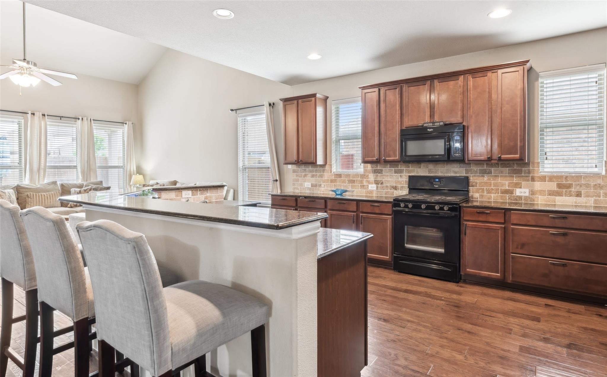 Little Elm, Texas, 75068, United States, 5 Bedrooms Bedrooms, ,4 BathroomsBathrooms,Residential,For Sale,1971271